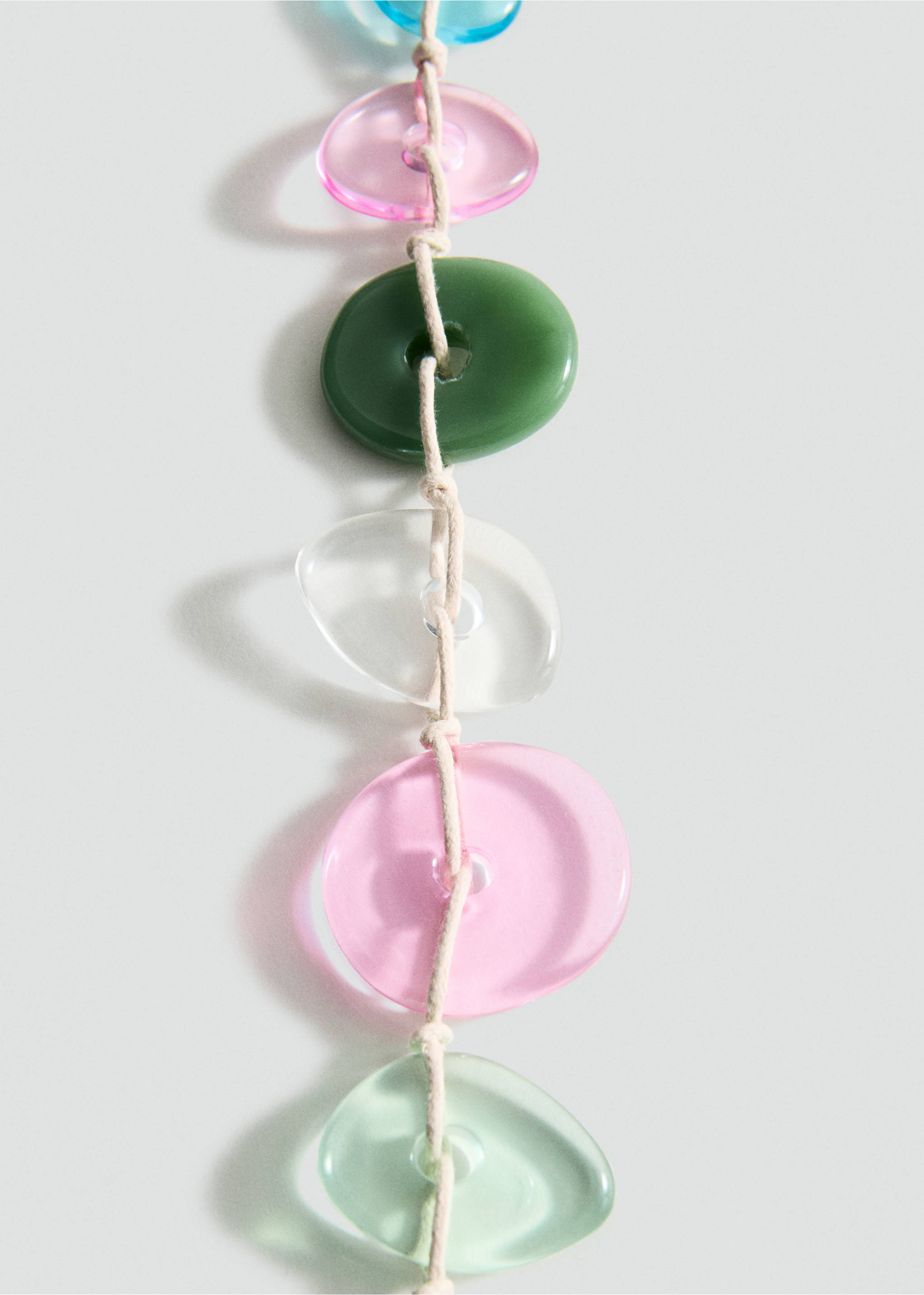 Collier pendentifs combinés - Plan moyen, Blanc. Ref: 17001198-00.