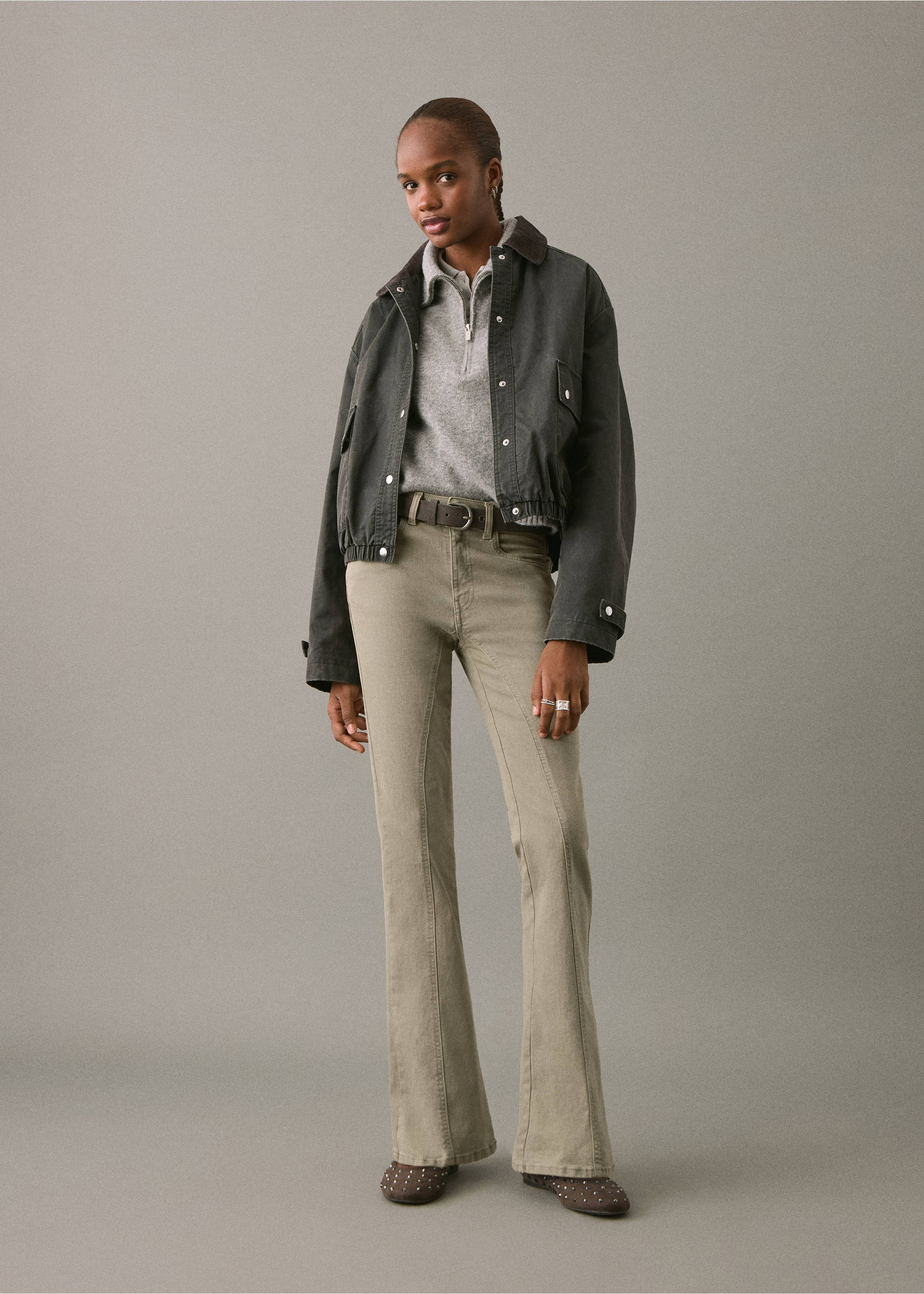Jeans flare costuras decorativas - Plano general, Khaki. Ref: 17001220-00.