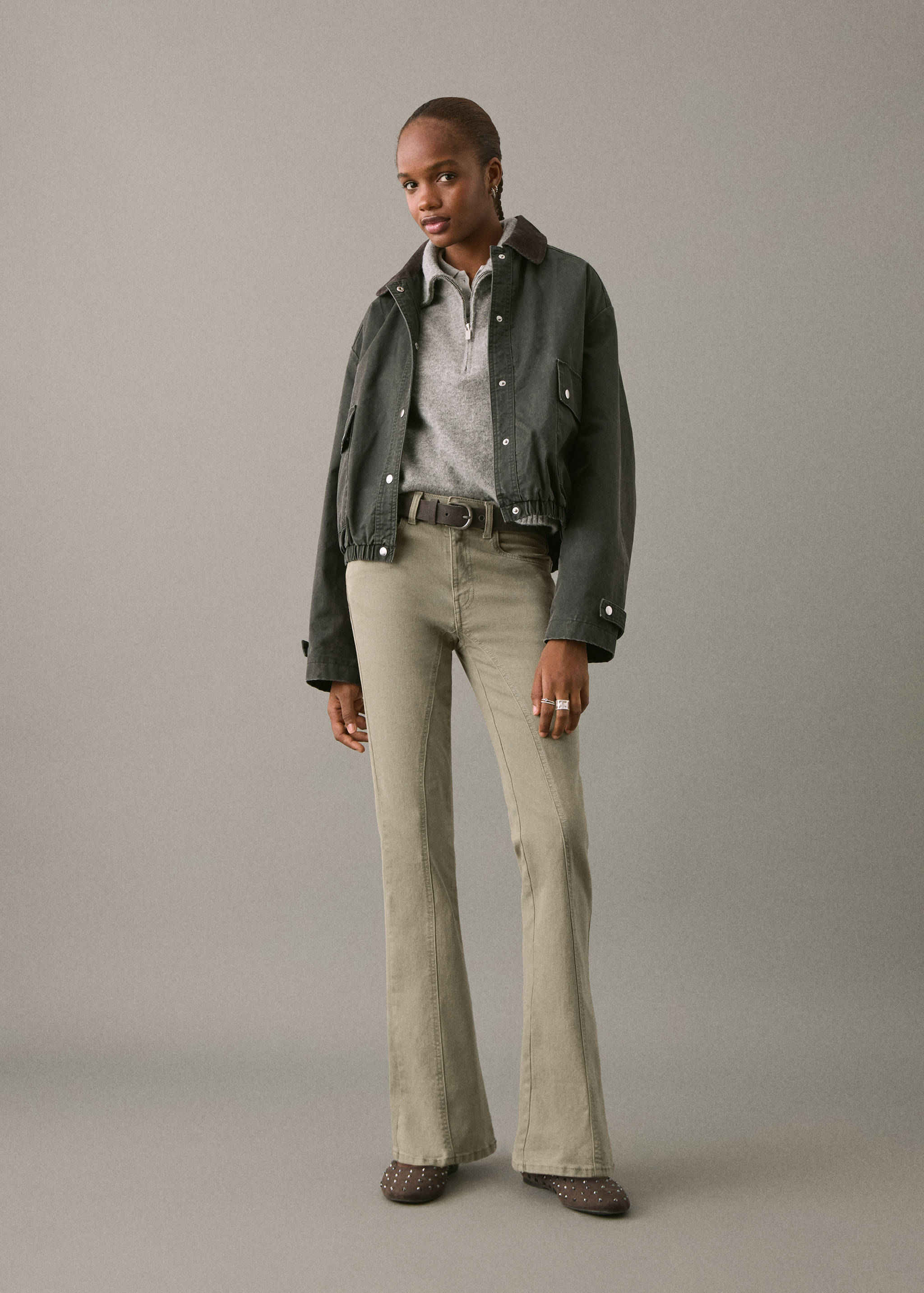 Jean flare à coutures décoratives - Plan général