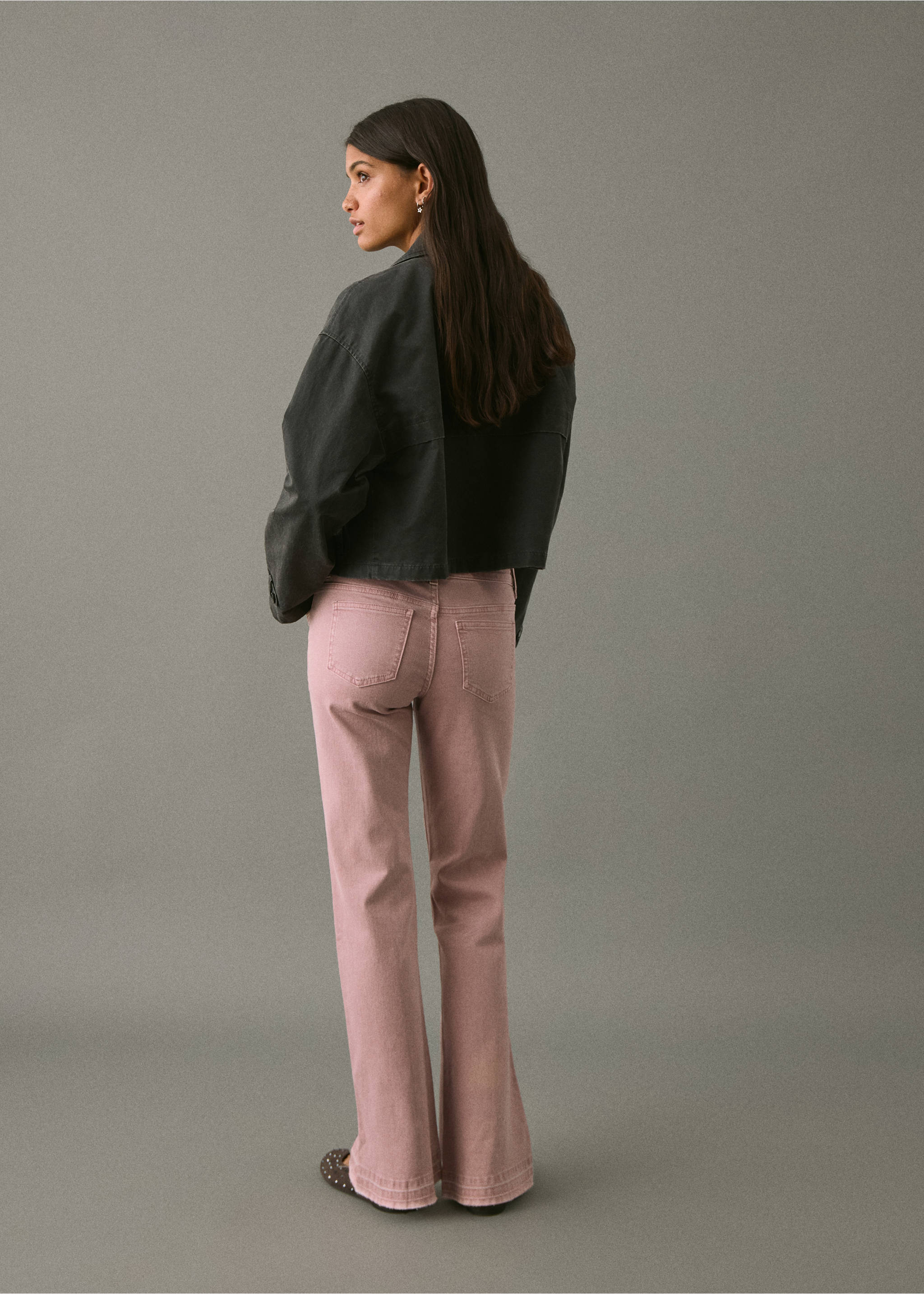 Jeans flare costuras decorativas - Reverso del artículo, Rosa pastel. Ref: 17001221-00.