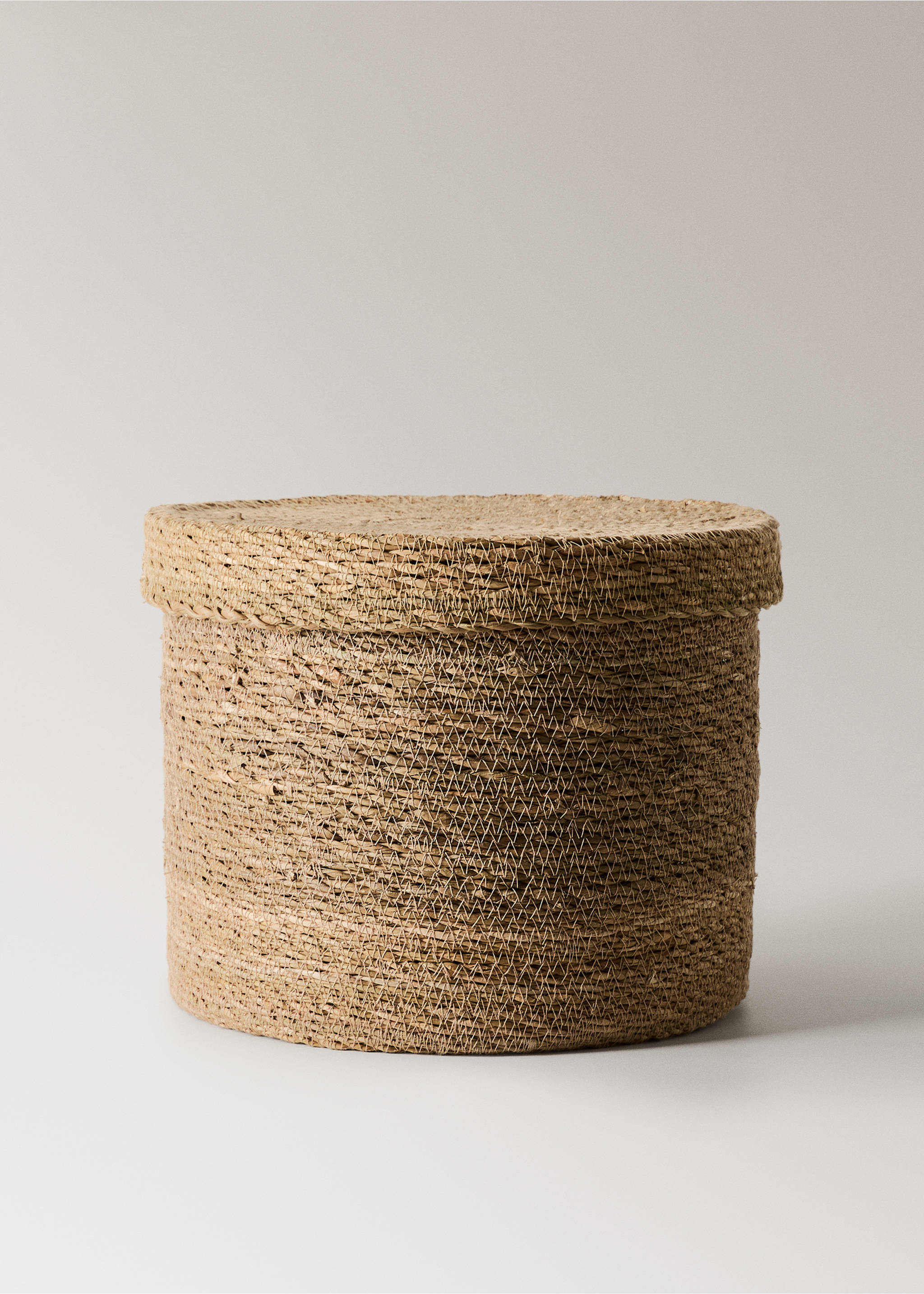 Seagrass basket with round lid - Article without model, Brown. Ref: 17001534-00.