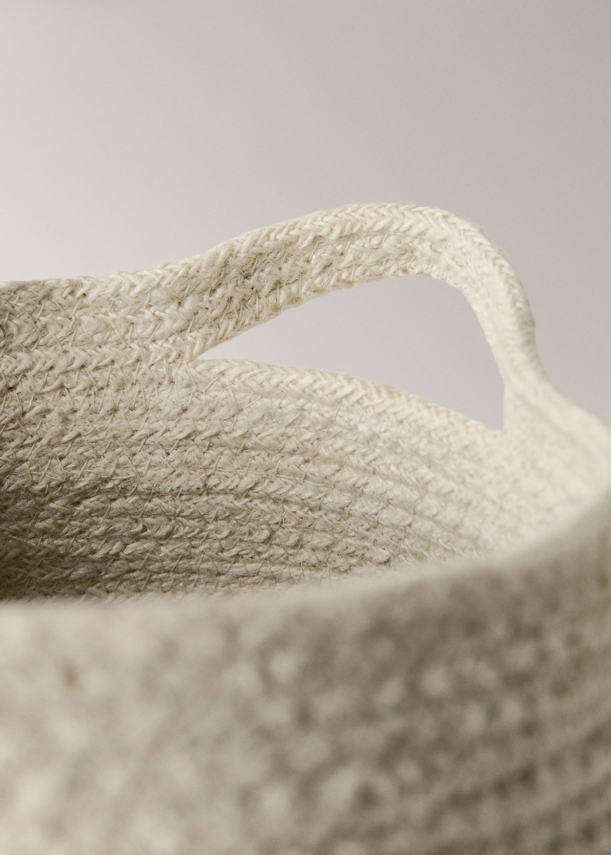 Medium jute basket with stripes - Details of the article 2