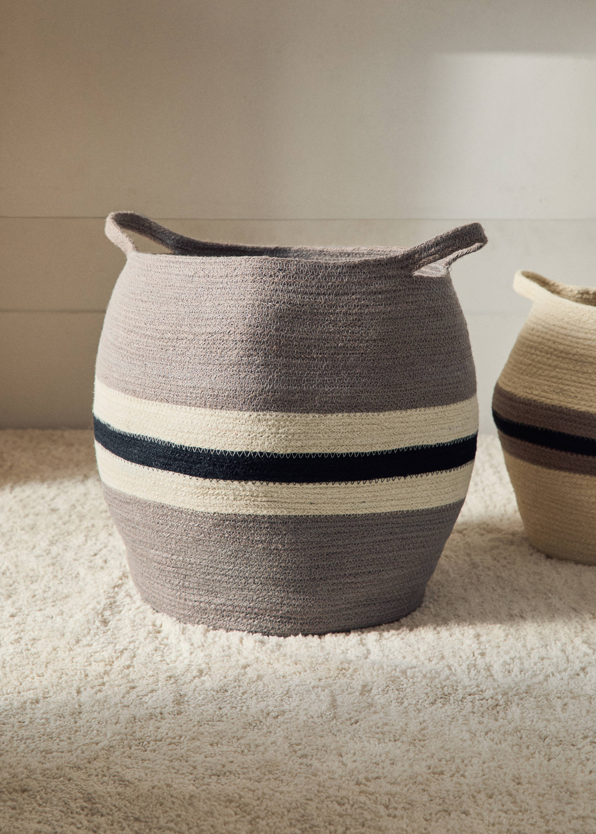 Large jute basket with stripes - General plane