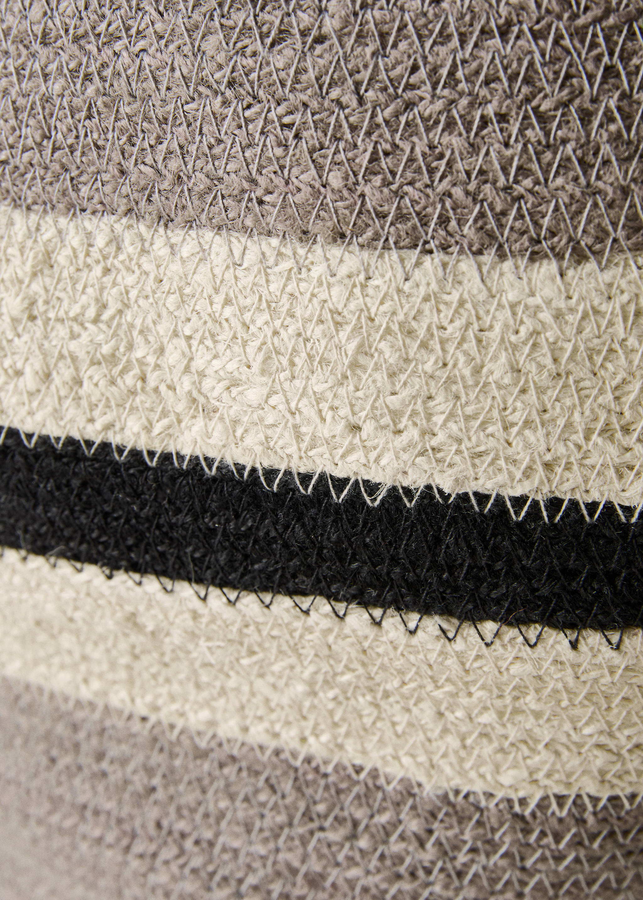 Large jute basket with stripes - Details of the article 3