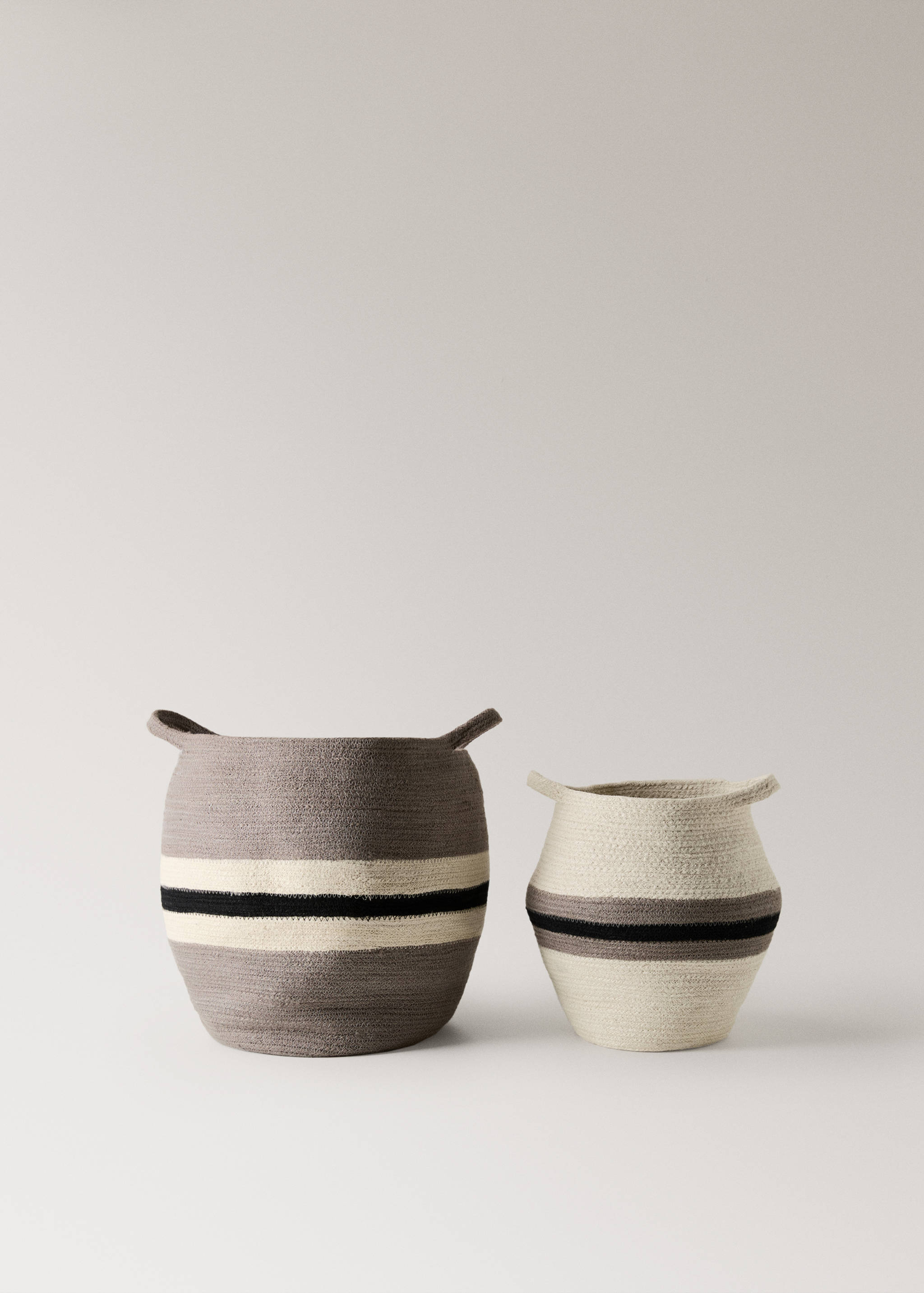 Large jute basket with stripes - Details of the article 4