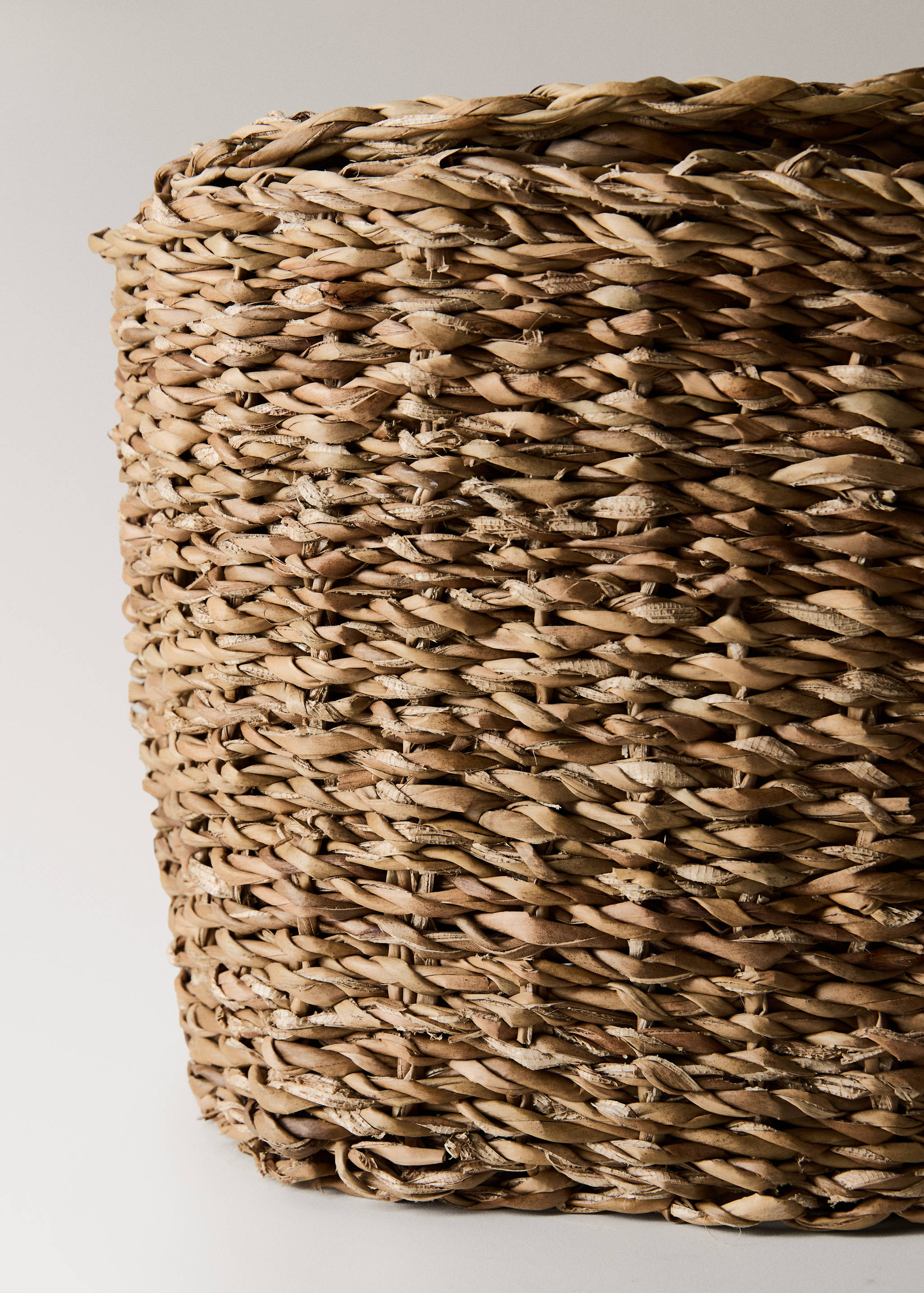 Medium oval seagrass basket - Details of the article 3