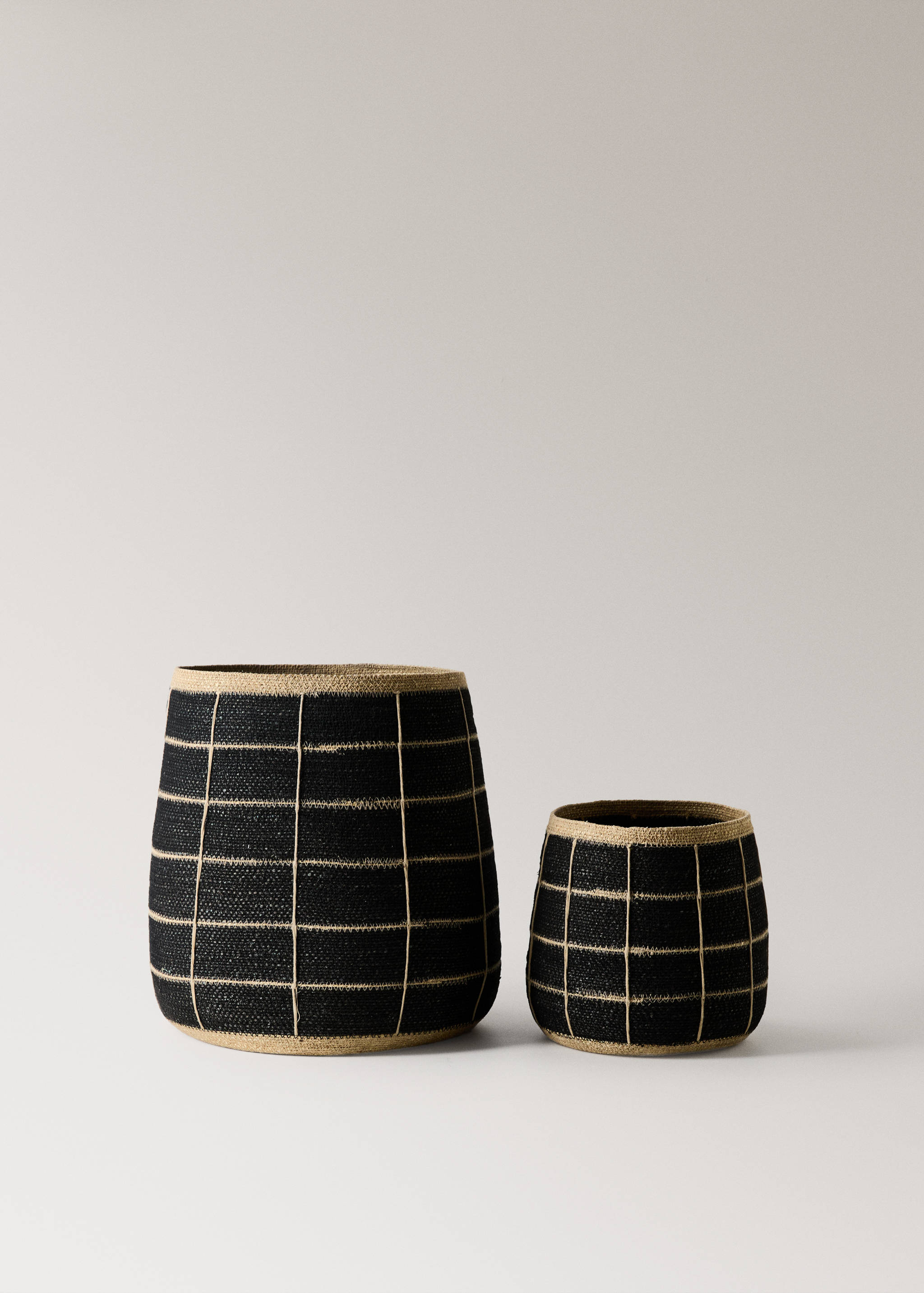 Large check seagrass basket - Details of the article 3