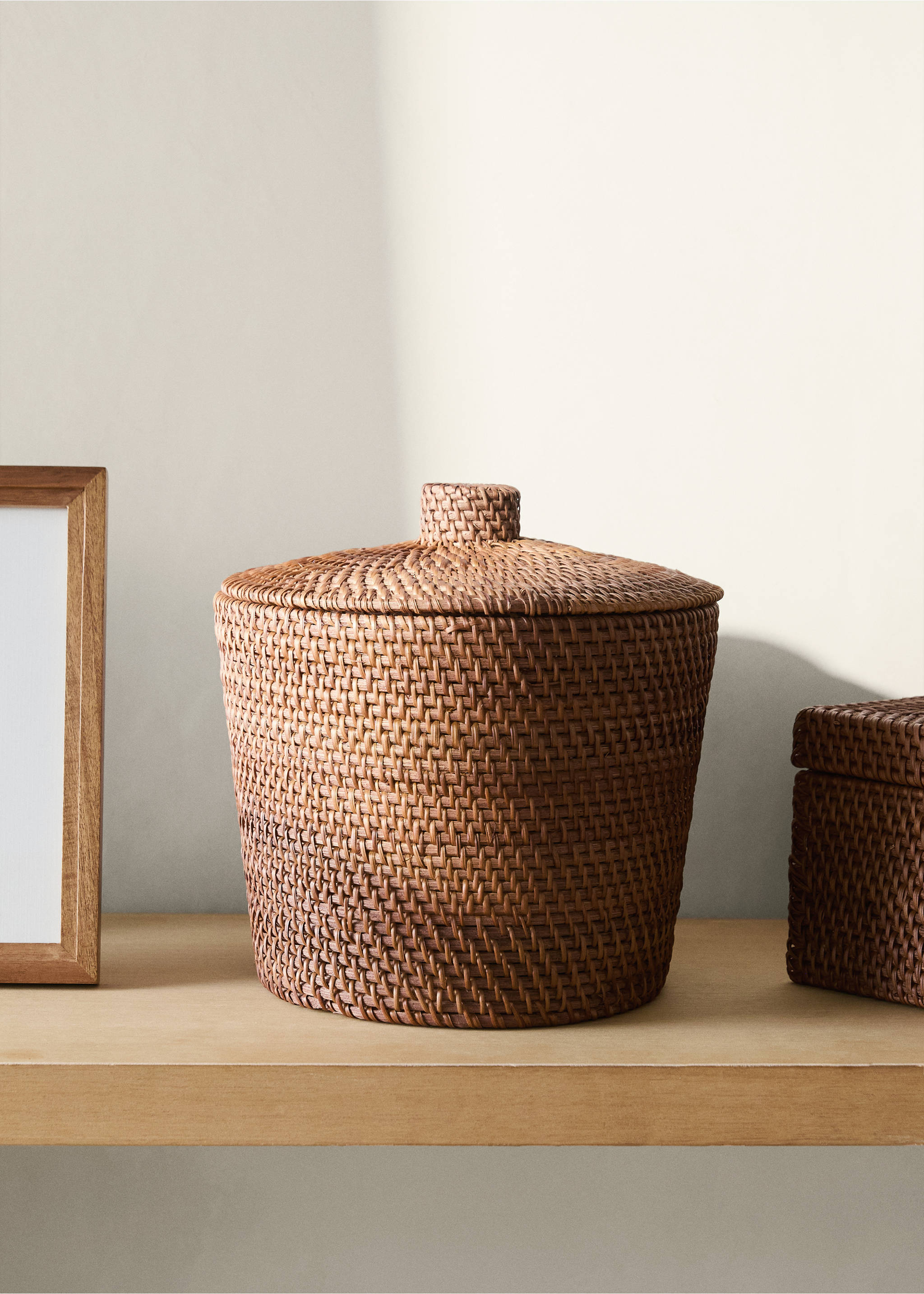 Caja ratán fino tapa - Plano general, Marrón. Ref: 17001563-00.