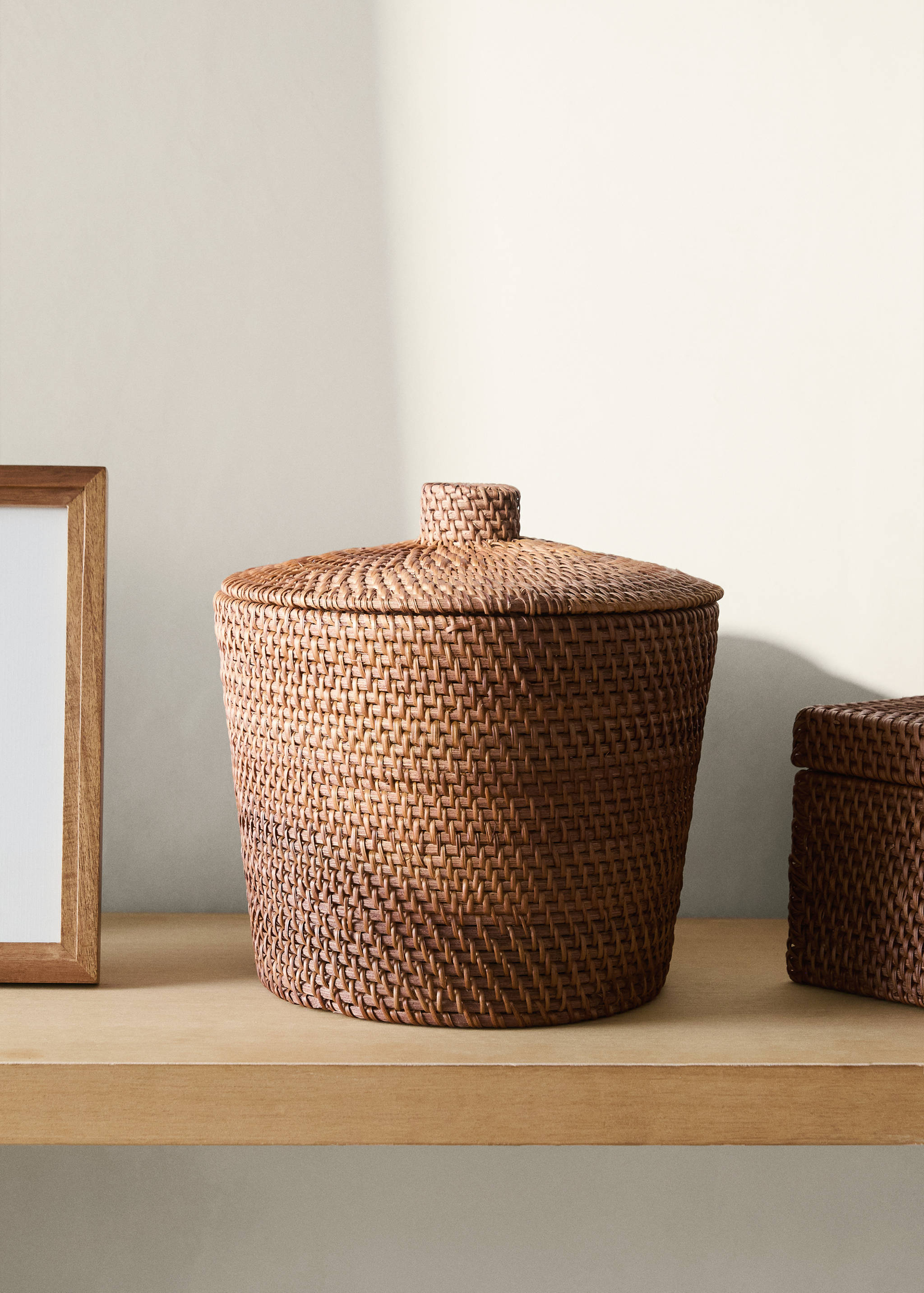 Fine rattan box with lid - General plane