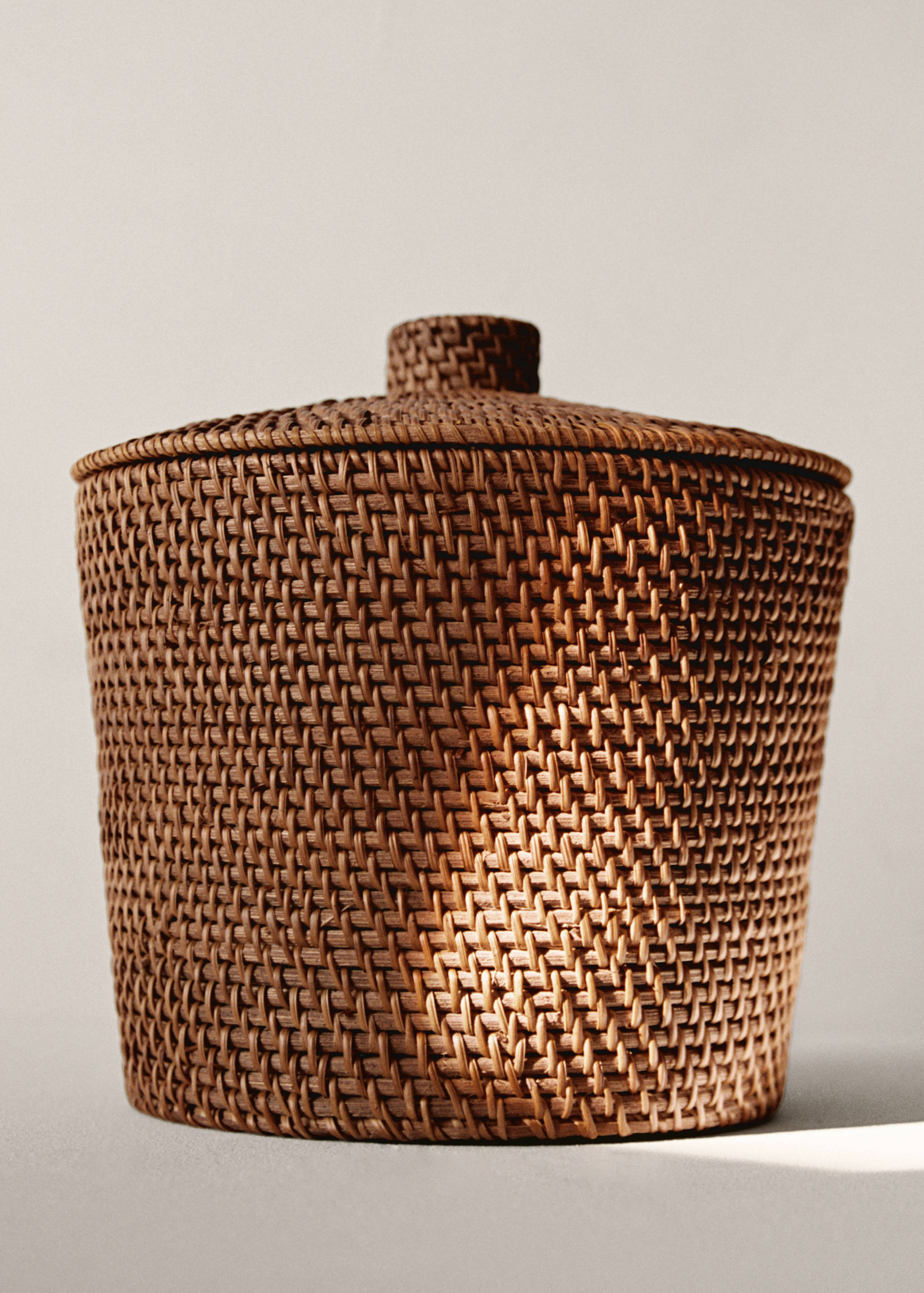 Fine rattan box with lid - Details of the article 6