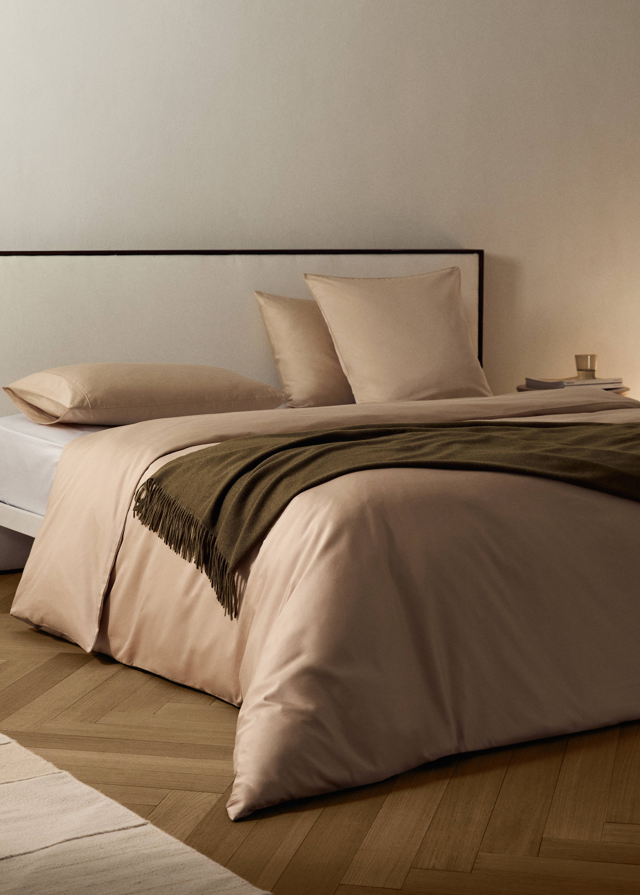 600 threads count satin cotton duvet cover King bed - General plane