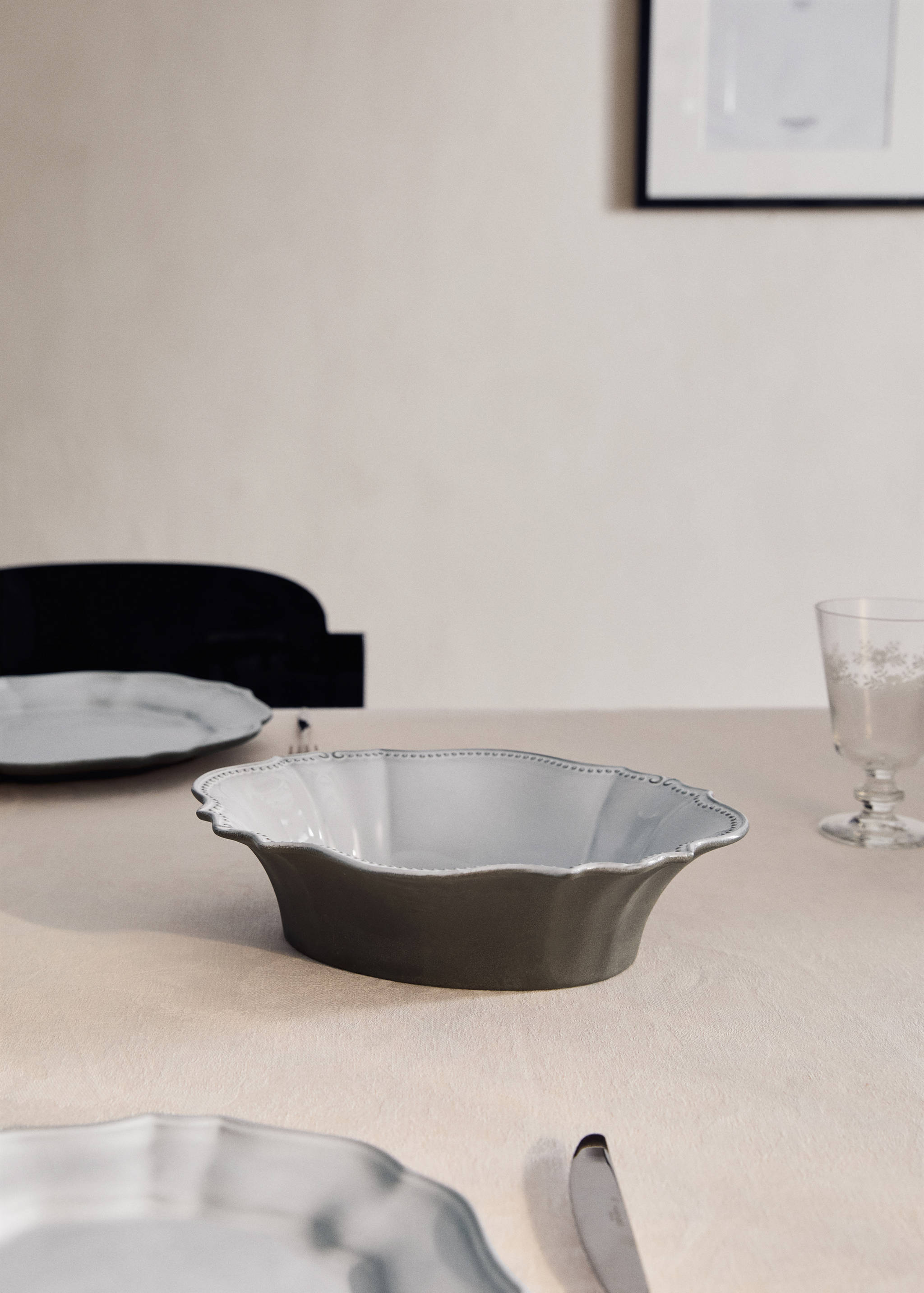 Large recycled stoneware bowl - General plane