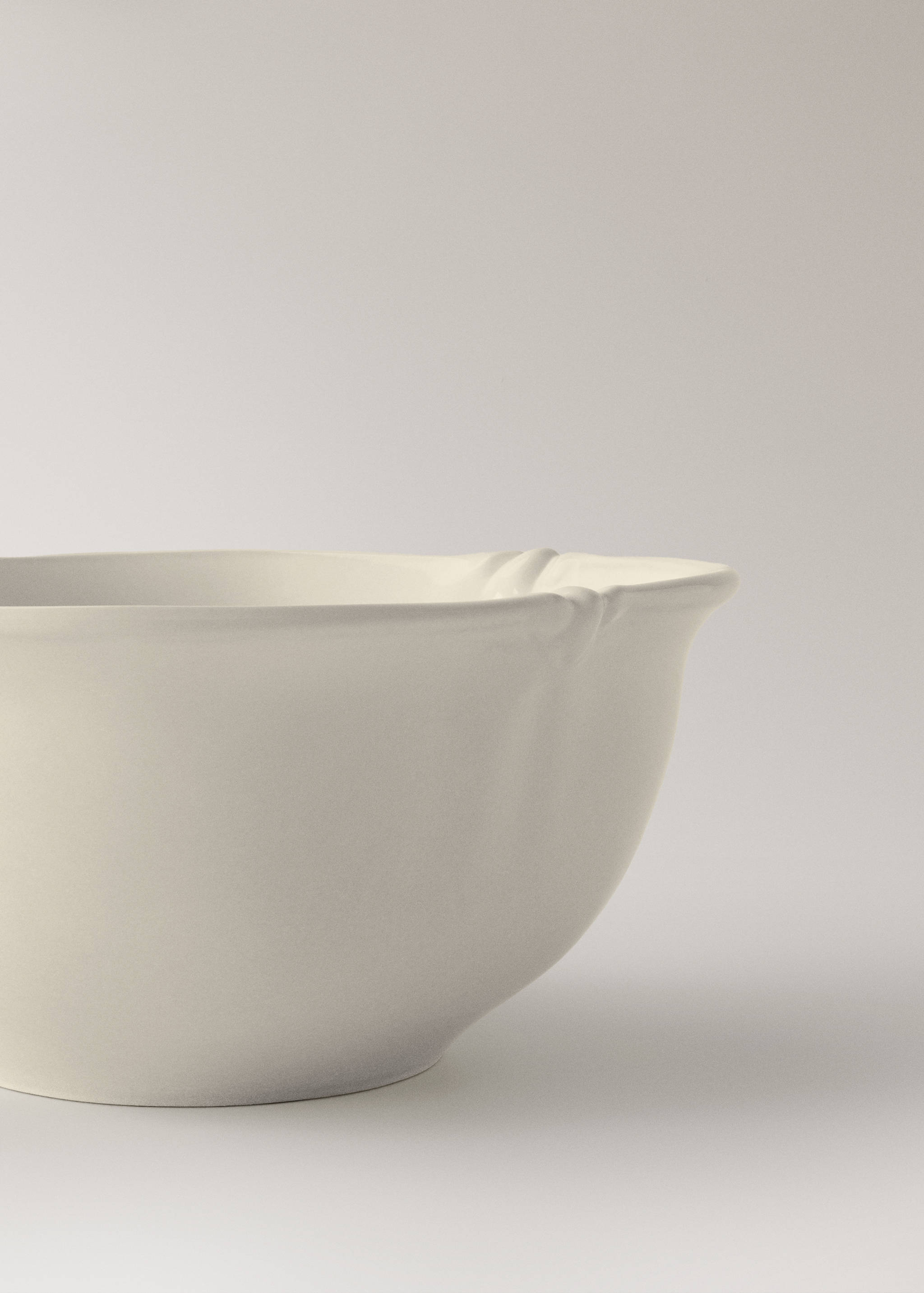 Ovale kom van steengoed - Detail van het artikel 2