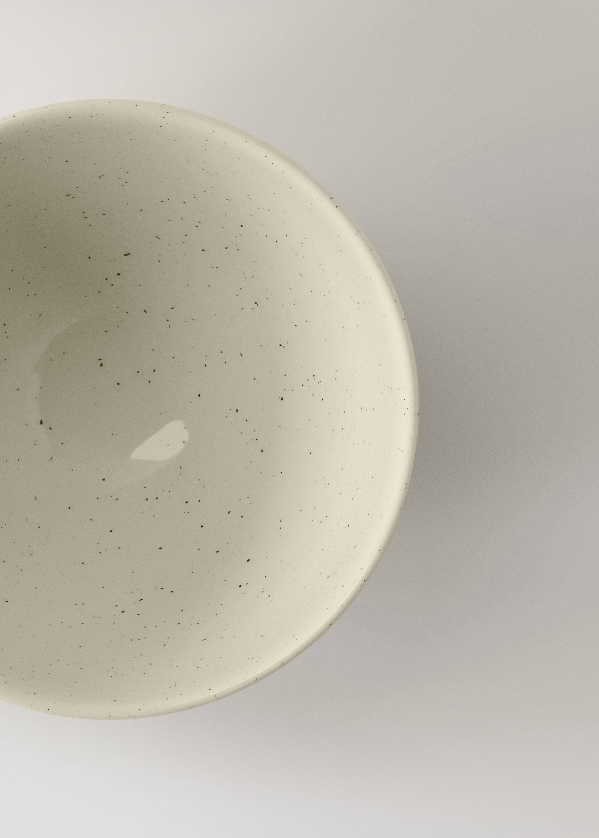 Stoneware bowl with spots - Details of the article 2
