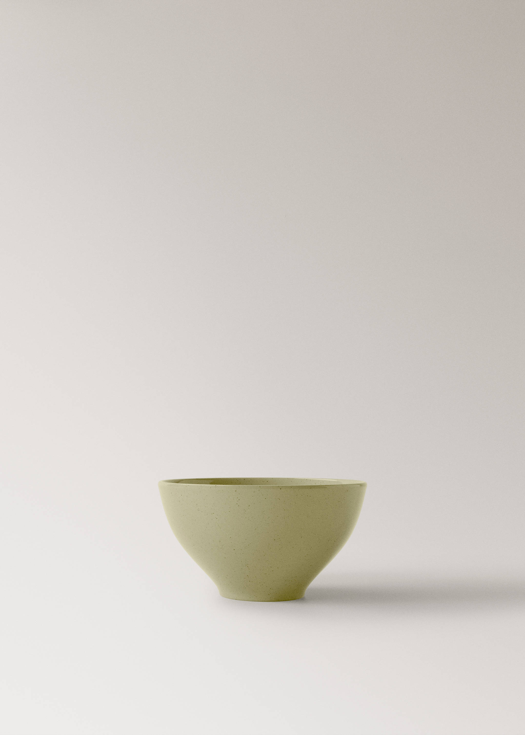Stoneware bowl with spots - Article without model