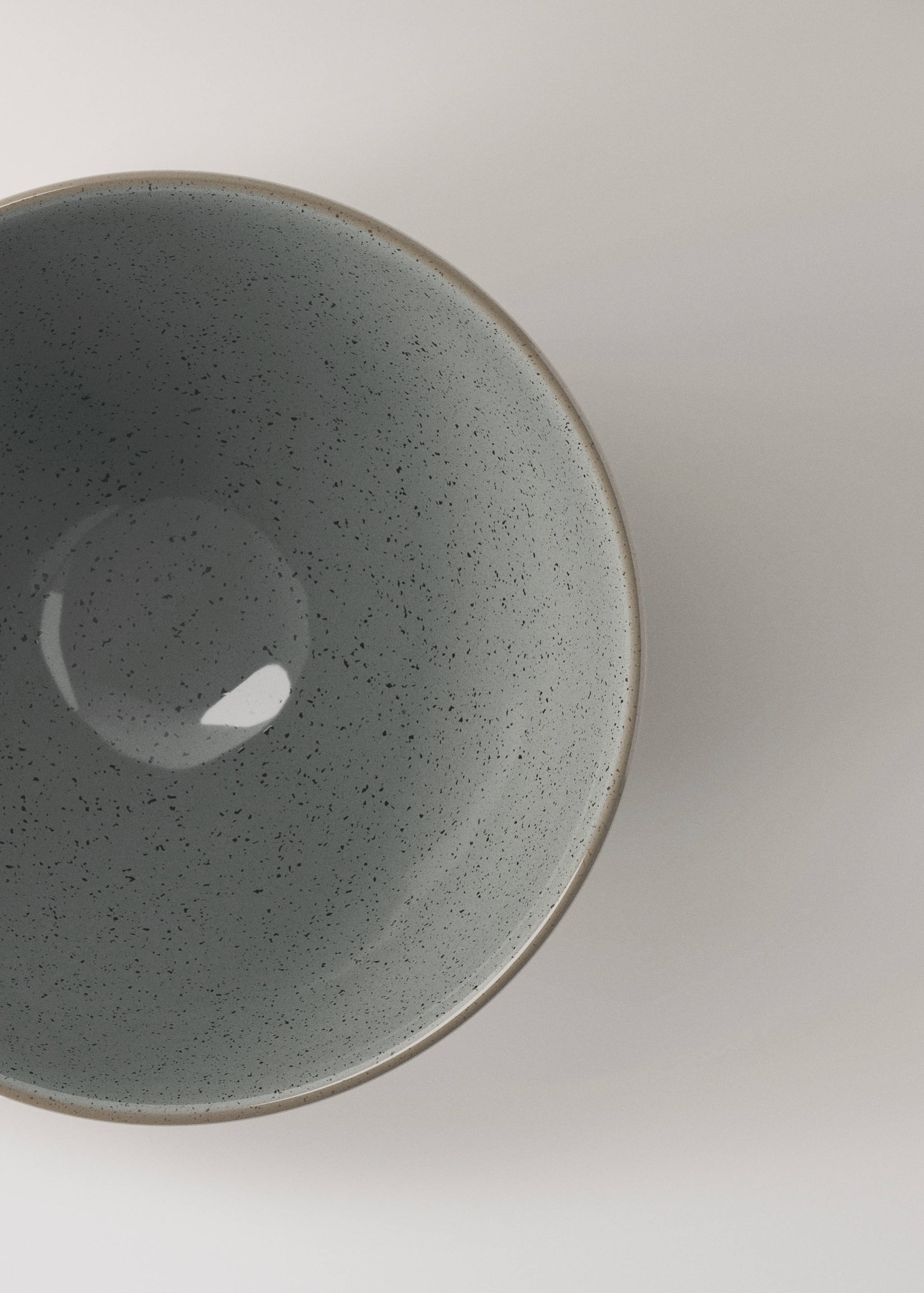 Kom van steengoed met stippen - Detail van het artikel 2