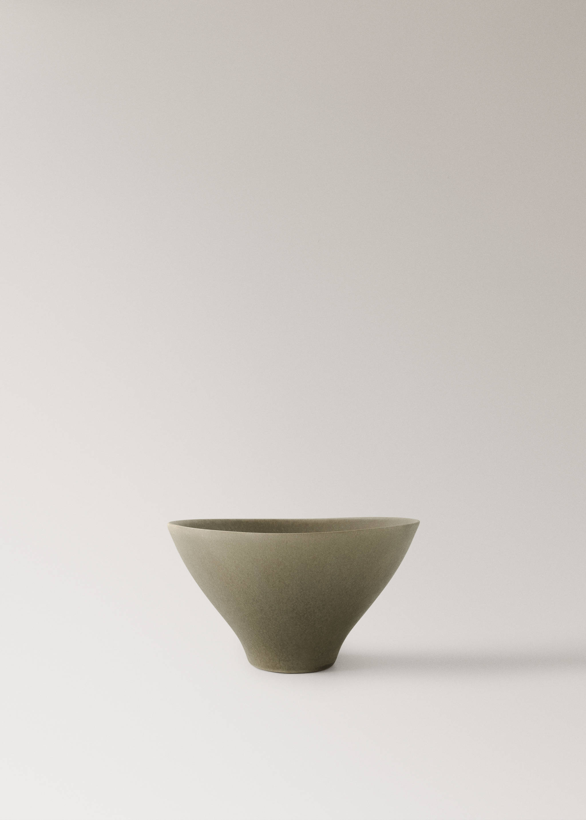 Large organic stoneware bowl - Article without model