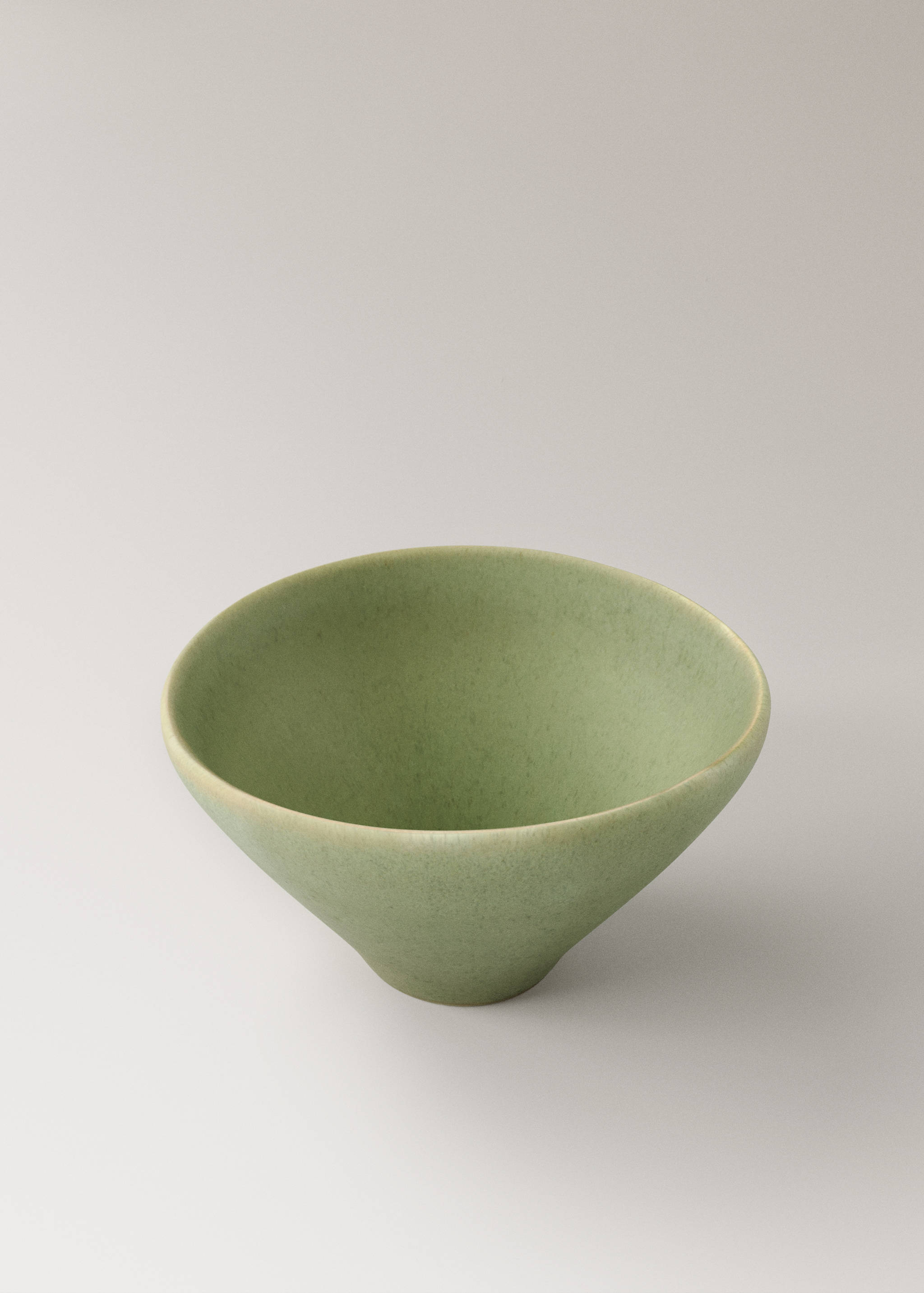 Kleine organische kom van steengoed - Detail van het artikel 1