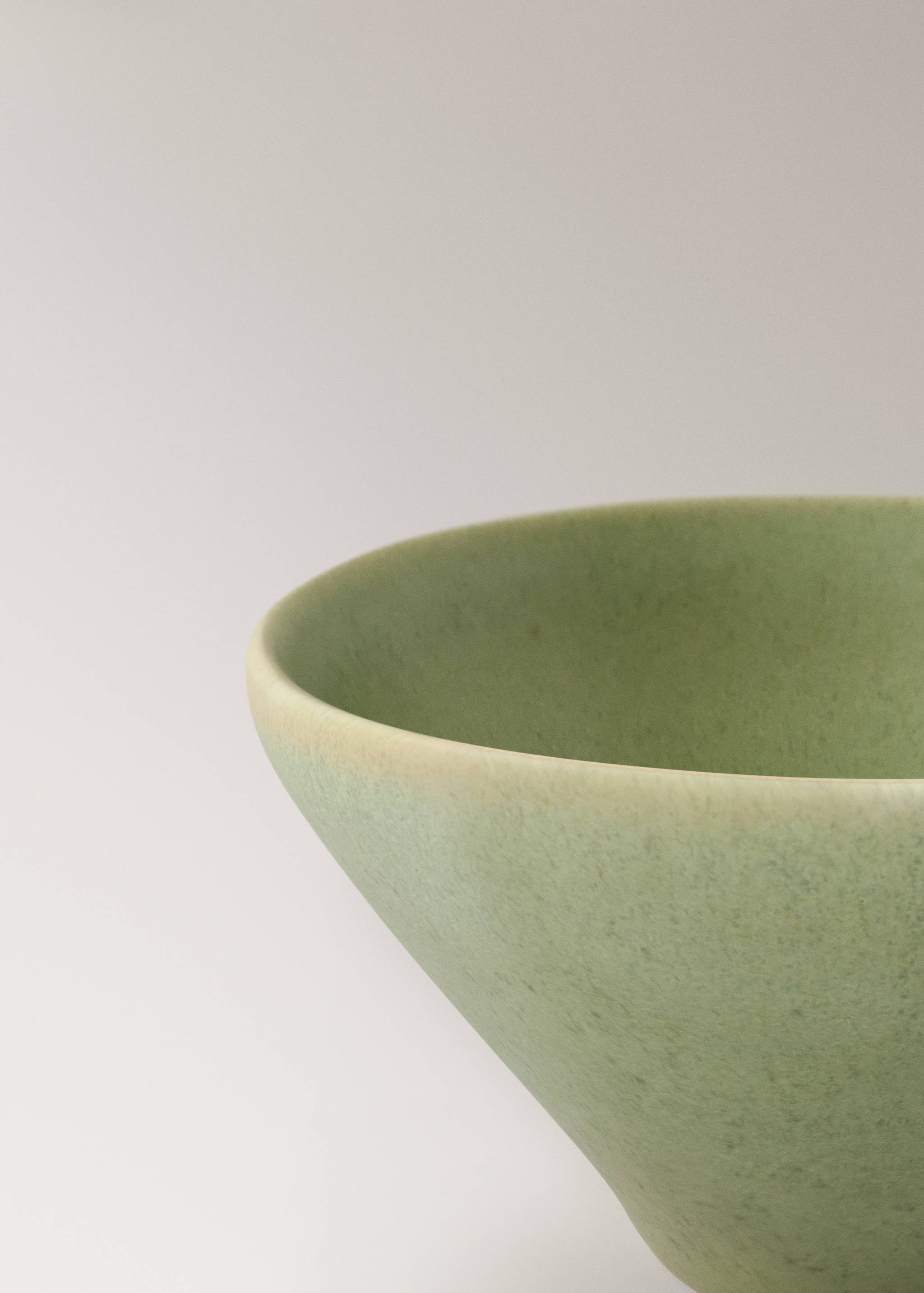 Kleine organische kom van steengoed - Detail van het artikel 2