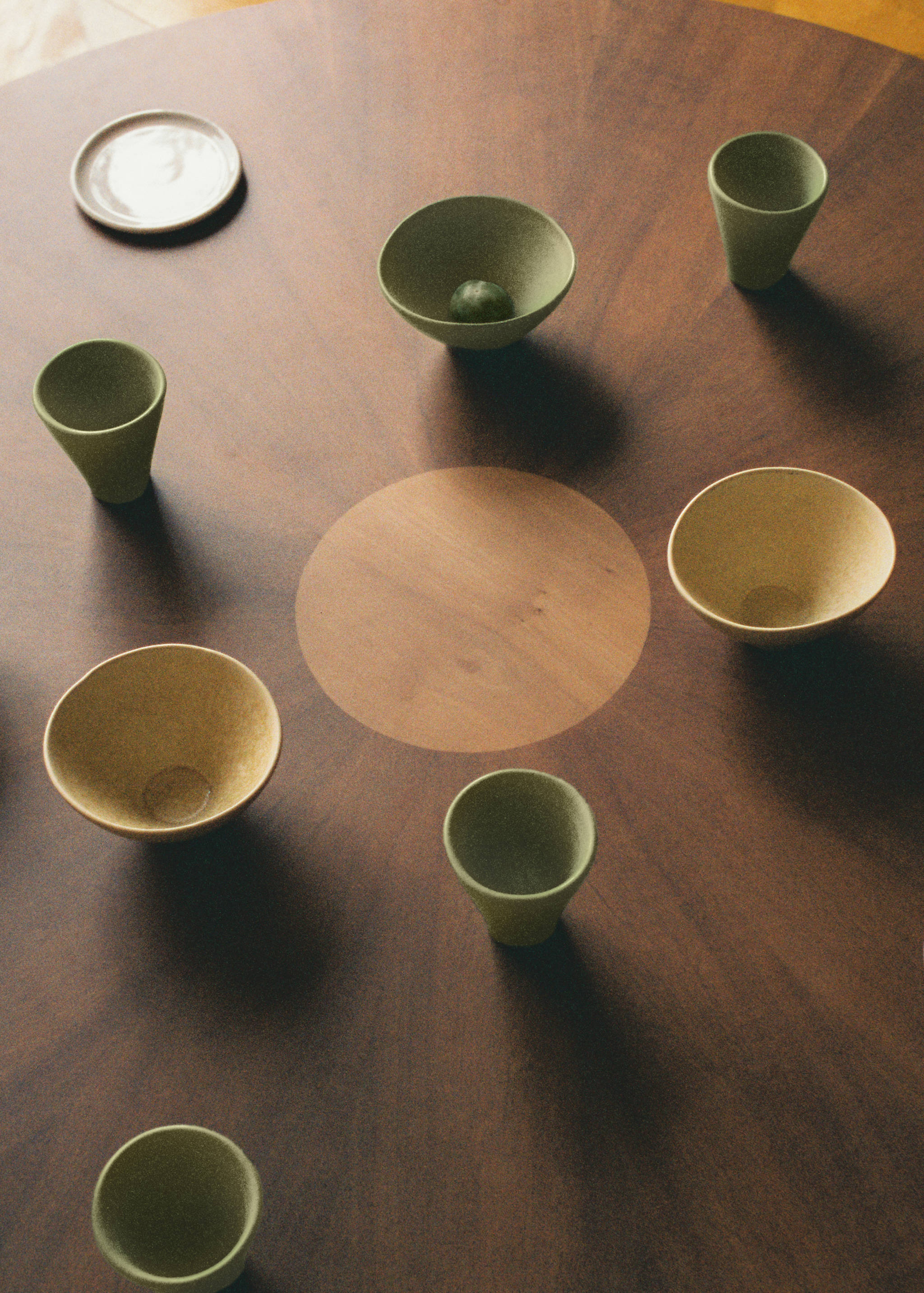 Kleine organische kom van steengoed - Detail van het artikel 6