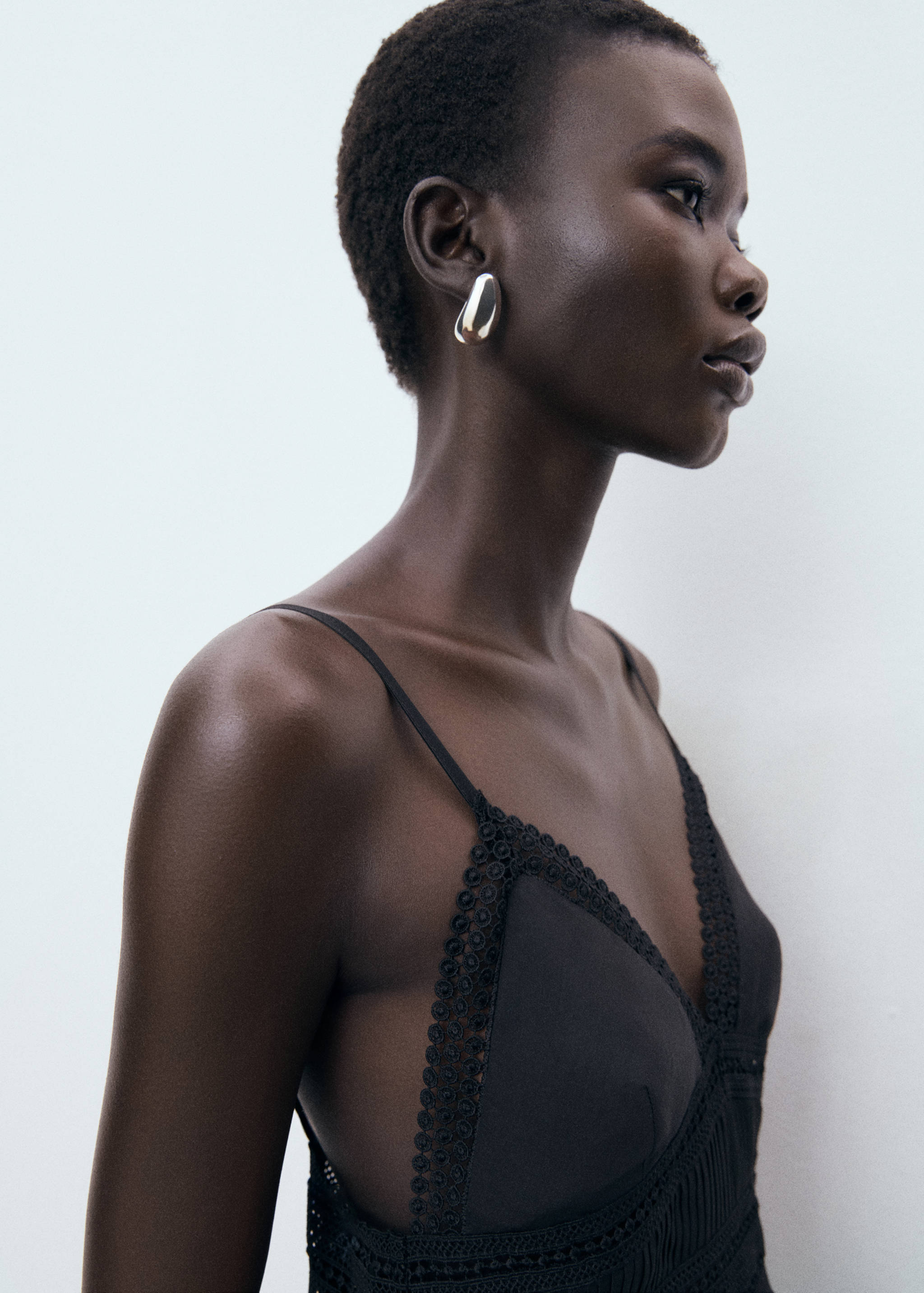 Long dress with lace details - Details of the article 1