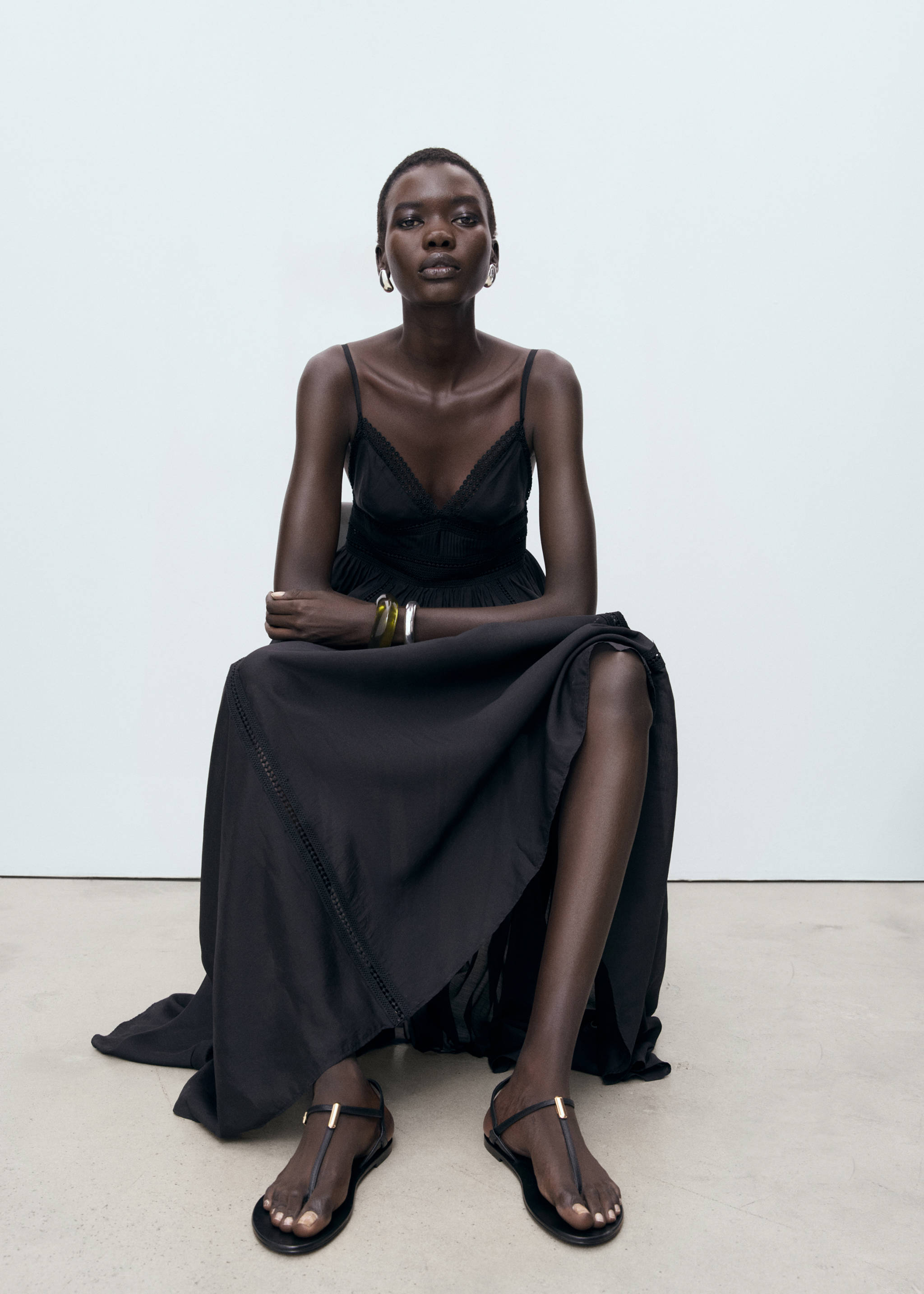 Long dress with lace details - Details of the article 2