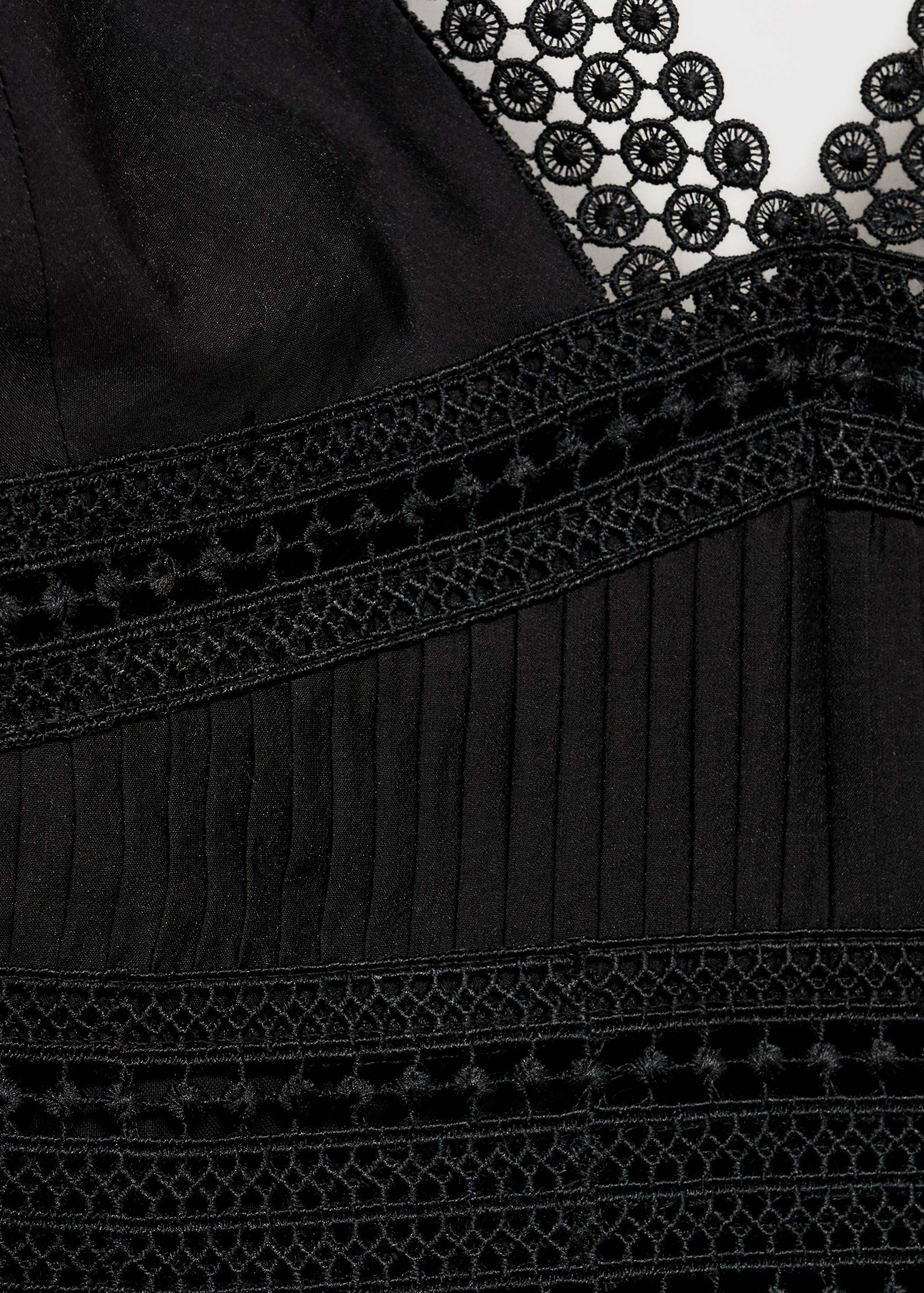 Long dress with lace details - Details of the article 8