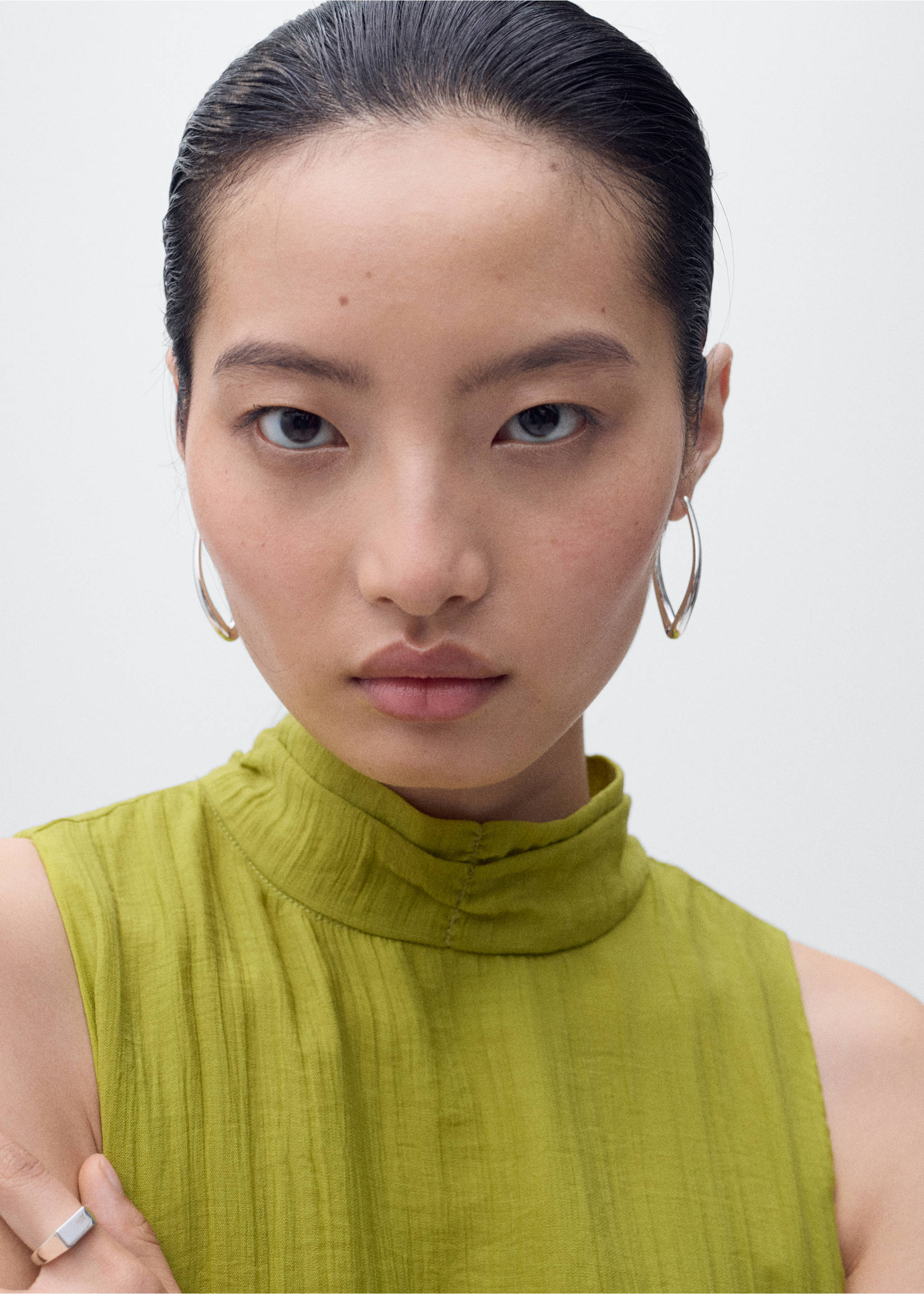 Halter-neck lyocell dress - Details of the article 3, Lime. Ref: 17002540-00.