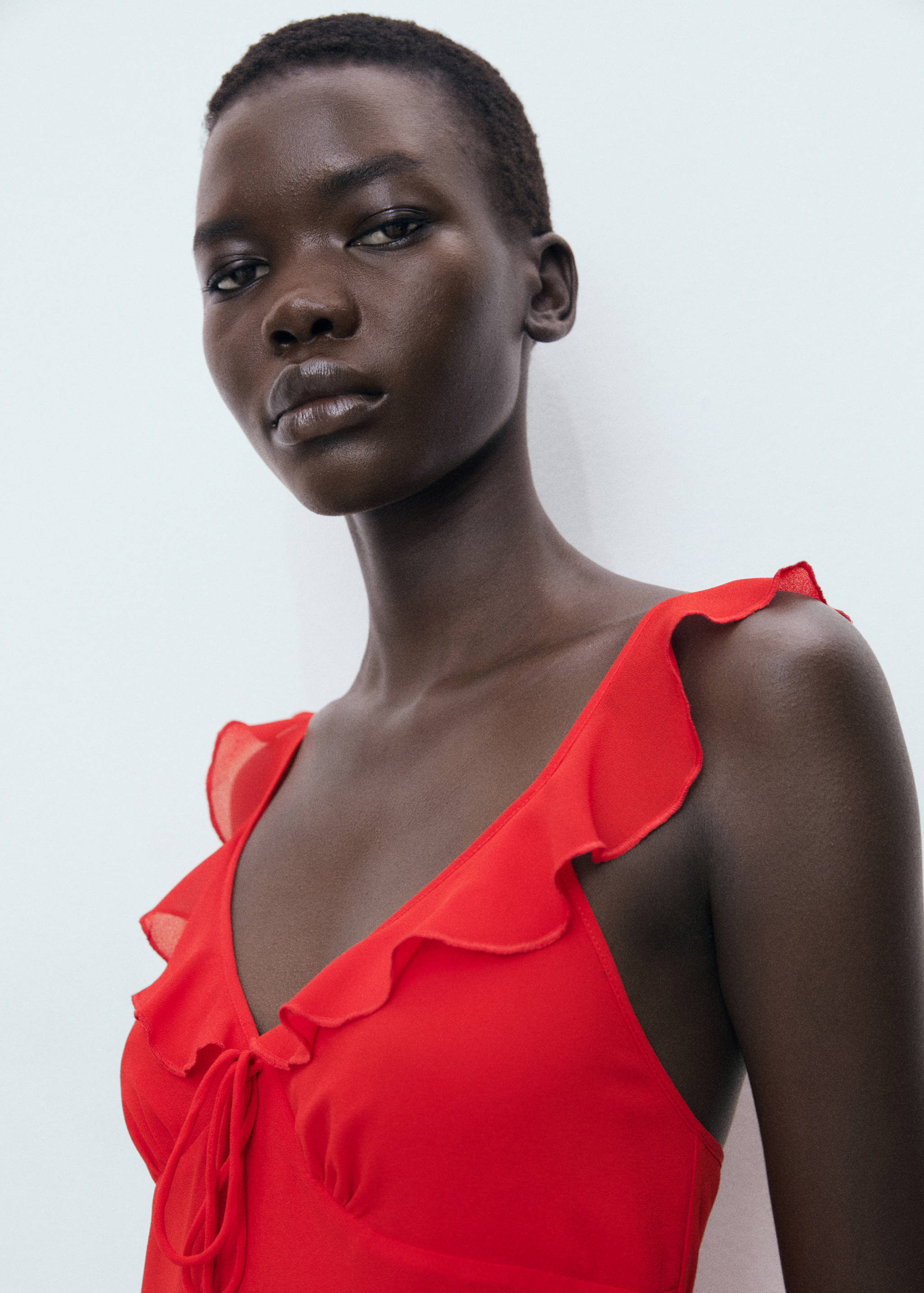 Vestido midi escote volante - Detalle del artículo 1