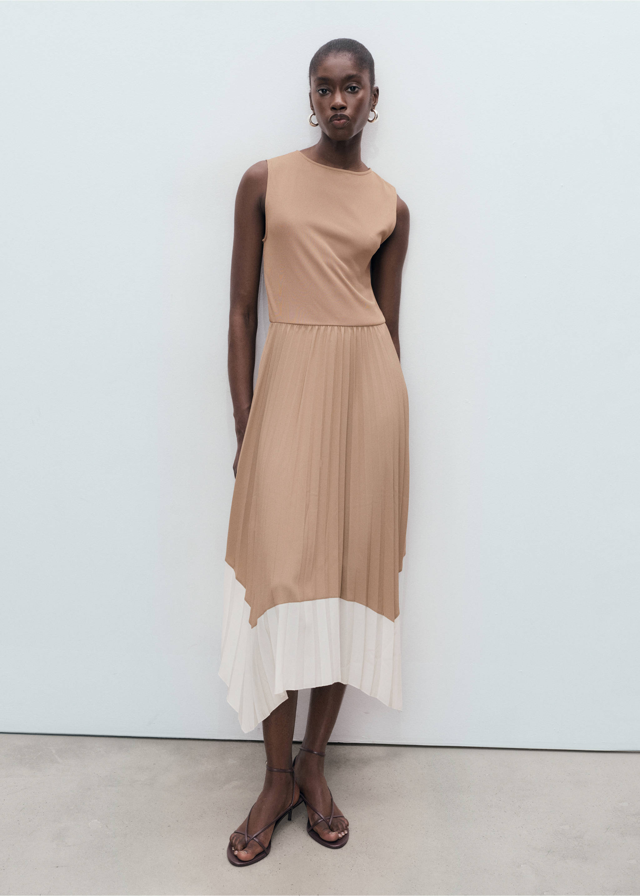 Combined pleated dress - General plane, White. Ref: 17002546-00.