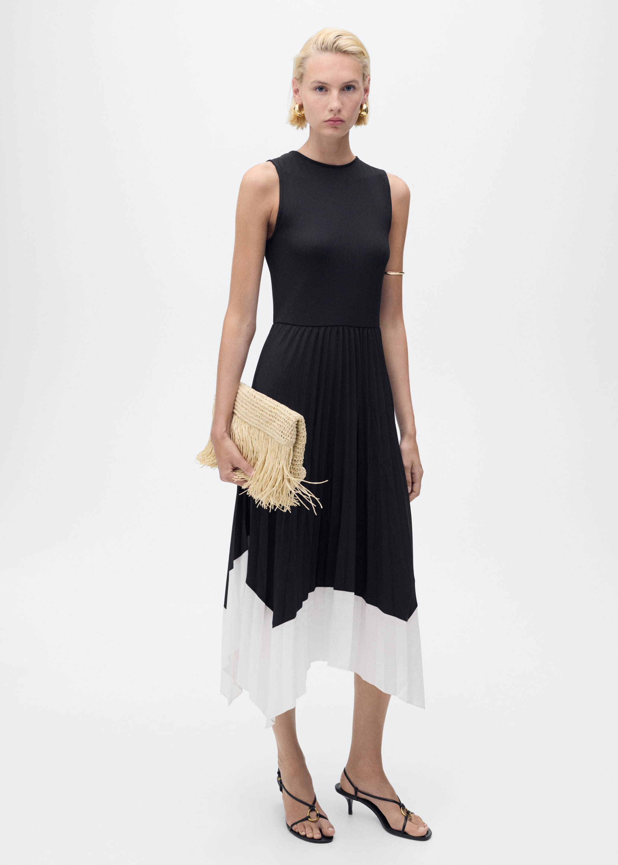 Combined pleated dress - General plane