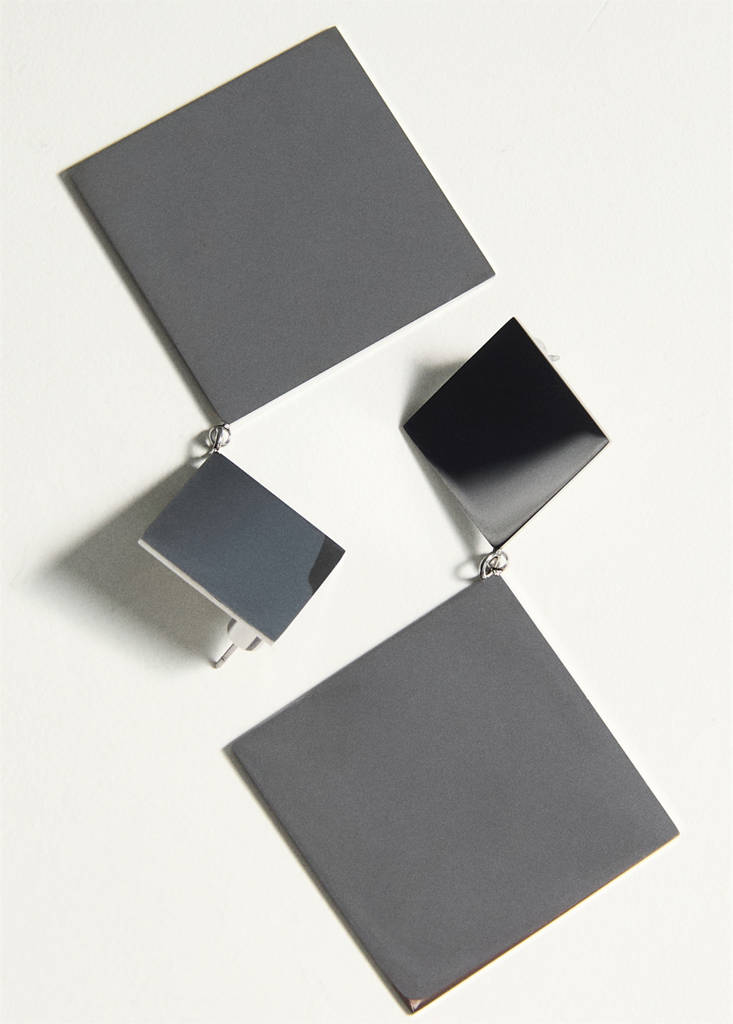Geometric pendant earrings — Silver