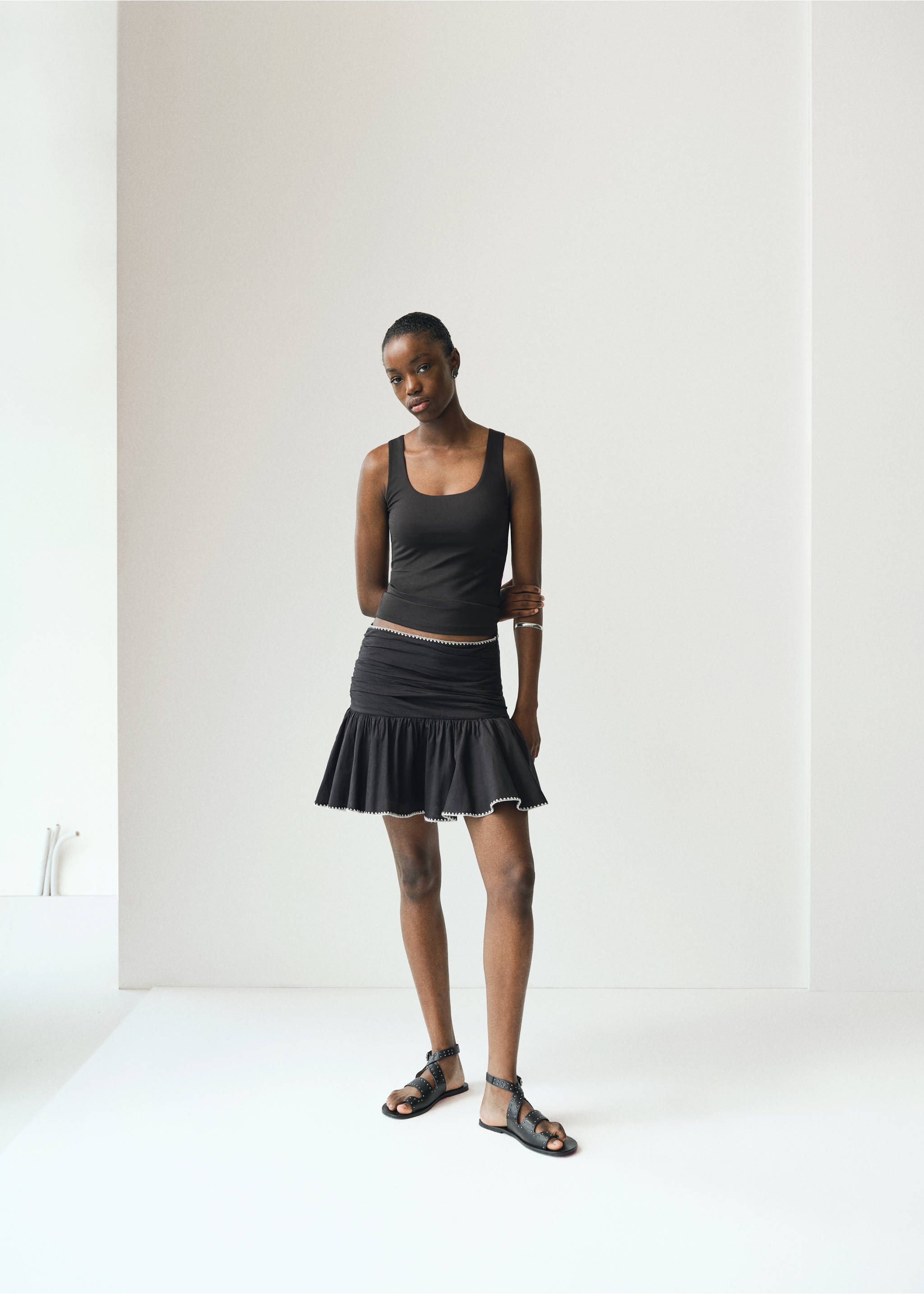 Однотонный топ на бретелях - Общий план, Черный. Ref: 17002909-00.