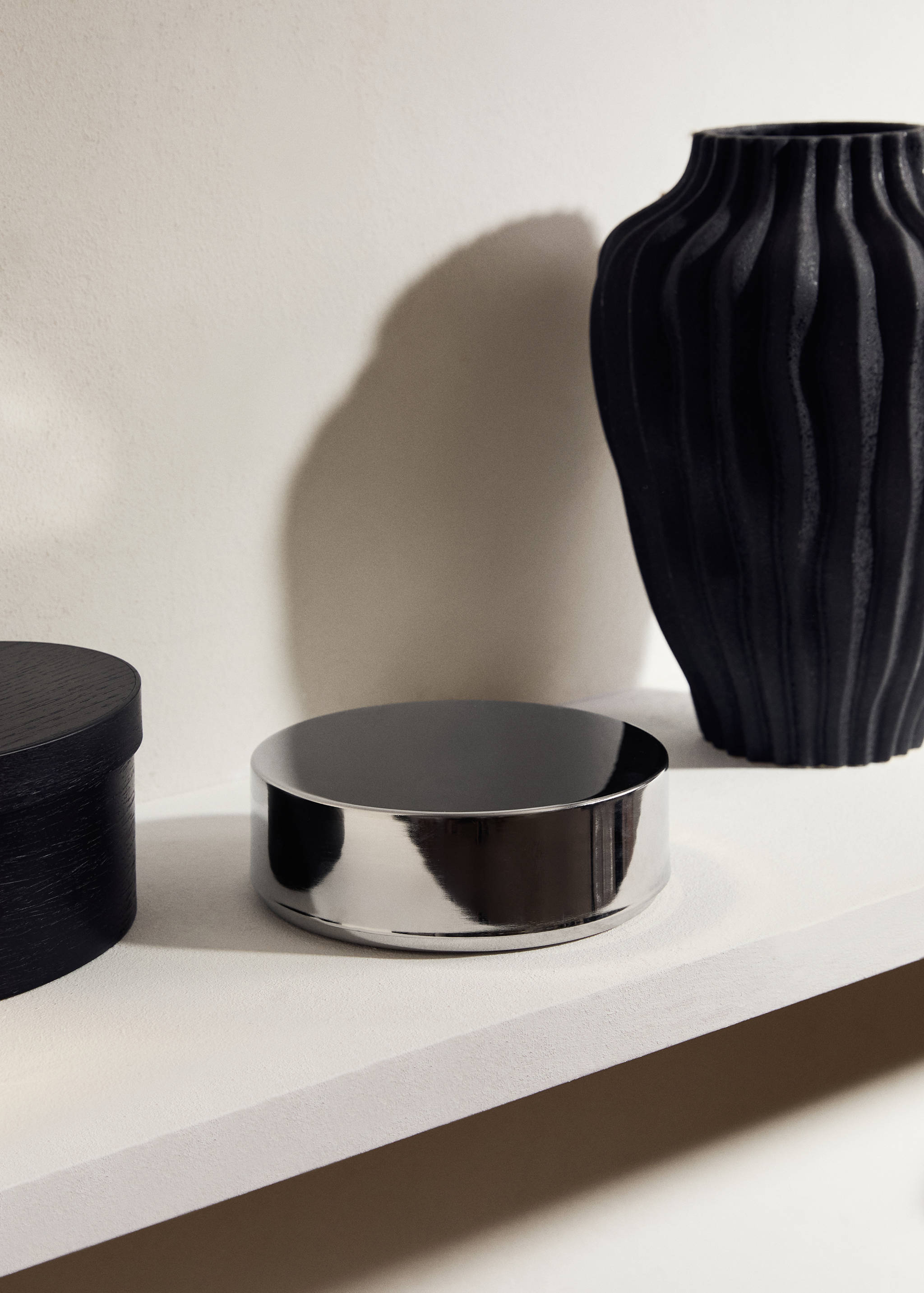 Caja metal redonda mediana - Plano general