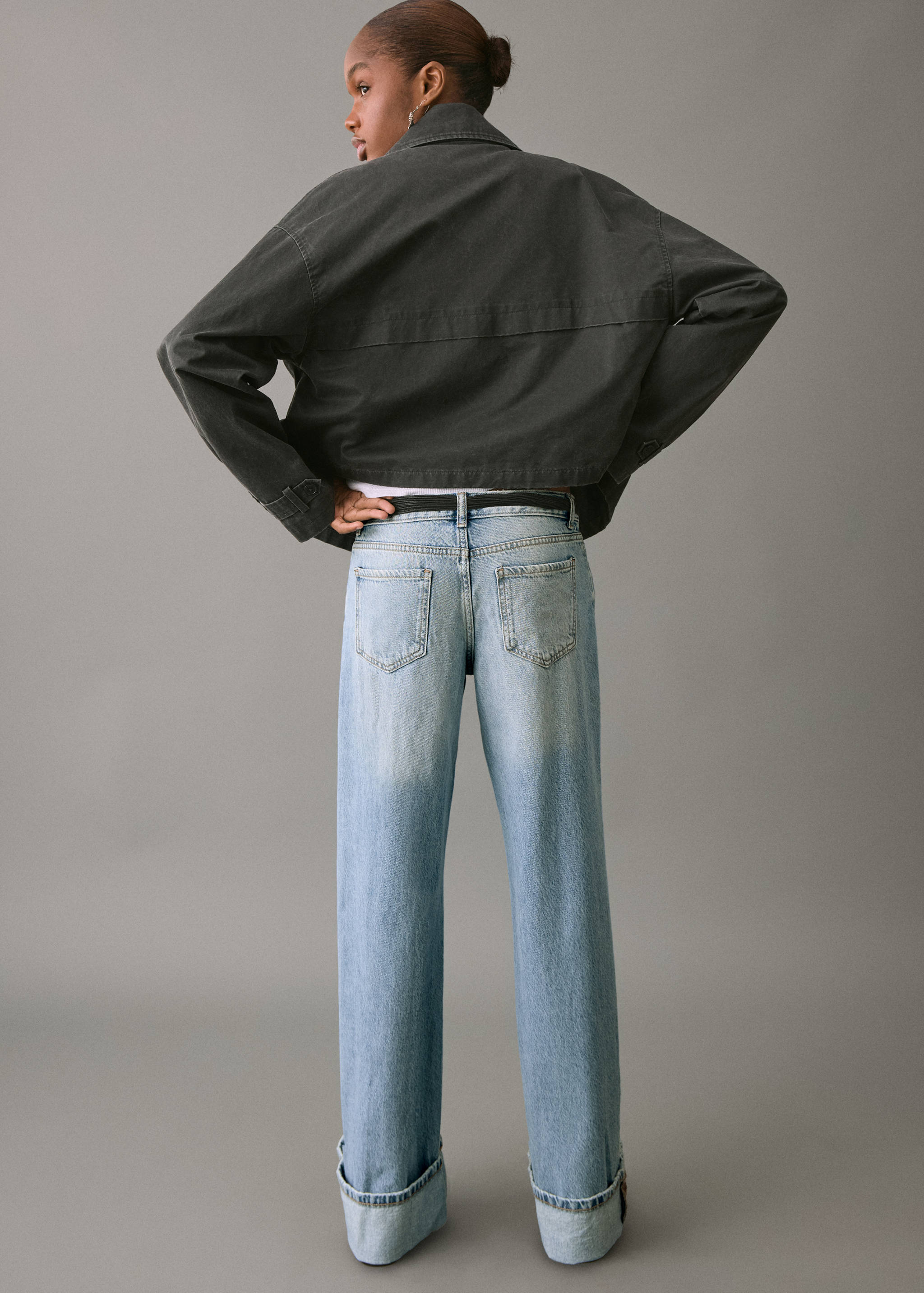 Wide leg jeans with turned-up hem - Reverse of the article