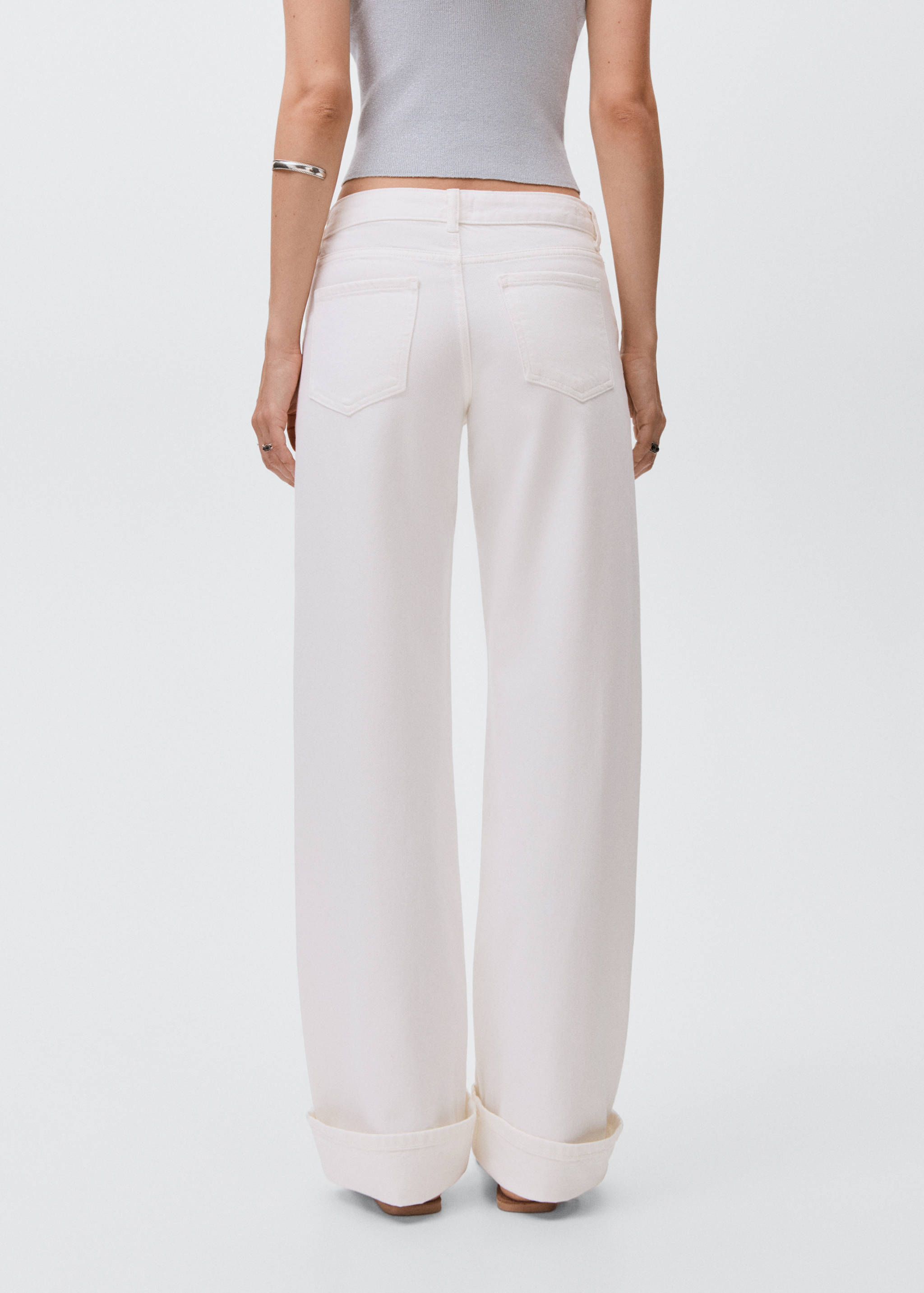 Wide leg jeans with turned-up hem - Reverse of the article