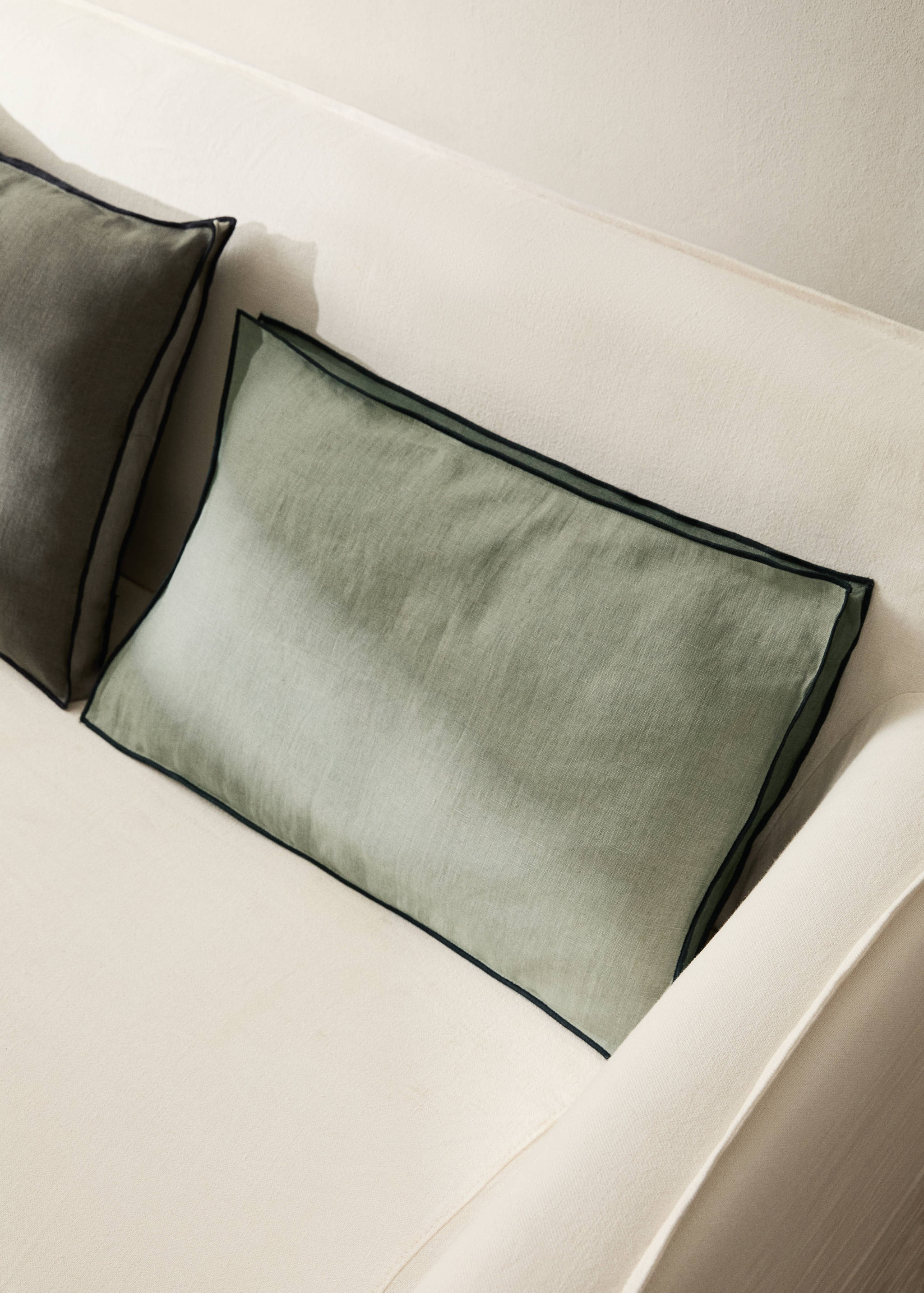 Dvoubarevný lněný povlak na polštářek 40 x 60 cm - Celkový náhled