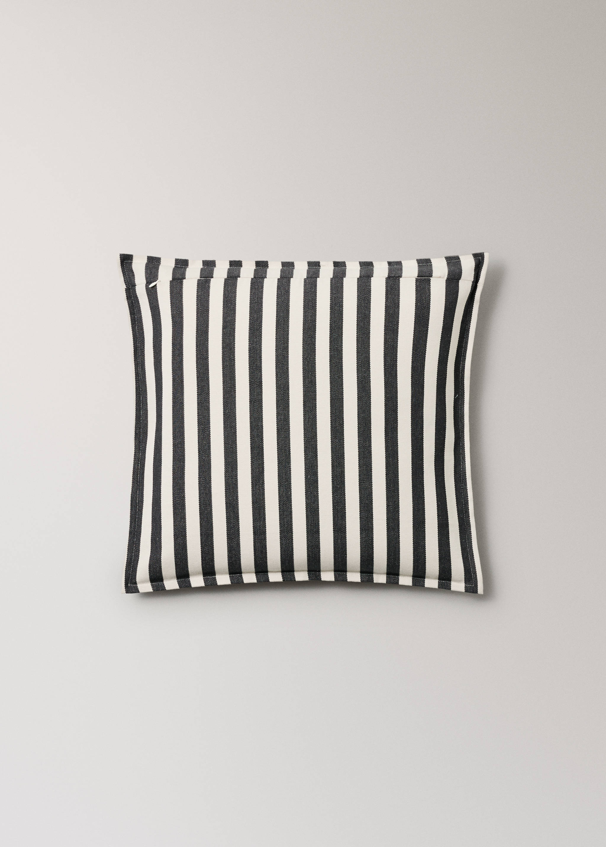 Cotton two-tone cushion cover with woven stripes 50x50 cm - Details of the article 1