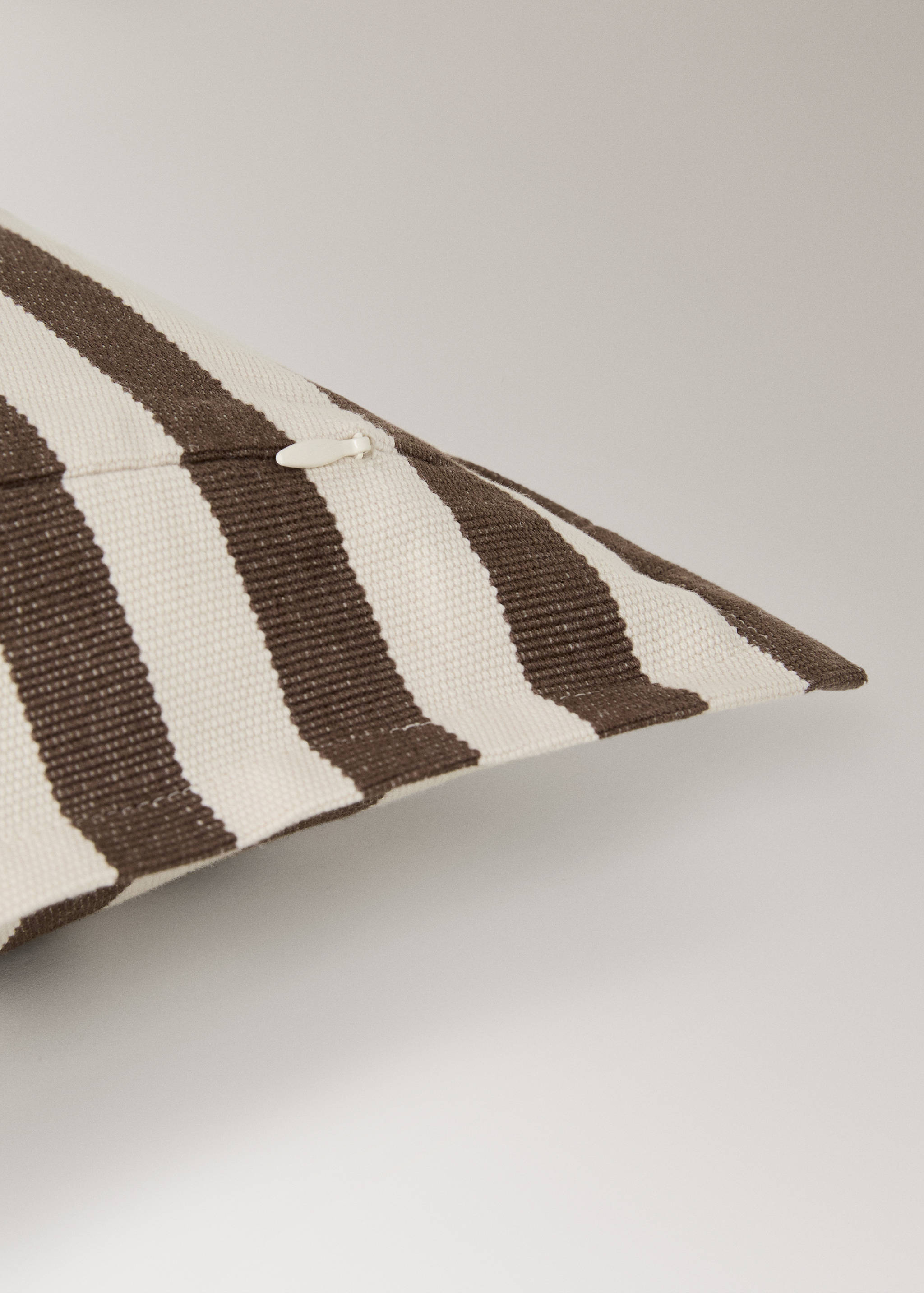 Cotton two-tone cushion cover with woven stripes 30x50 cm - Details of the article 3