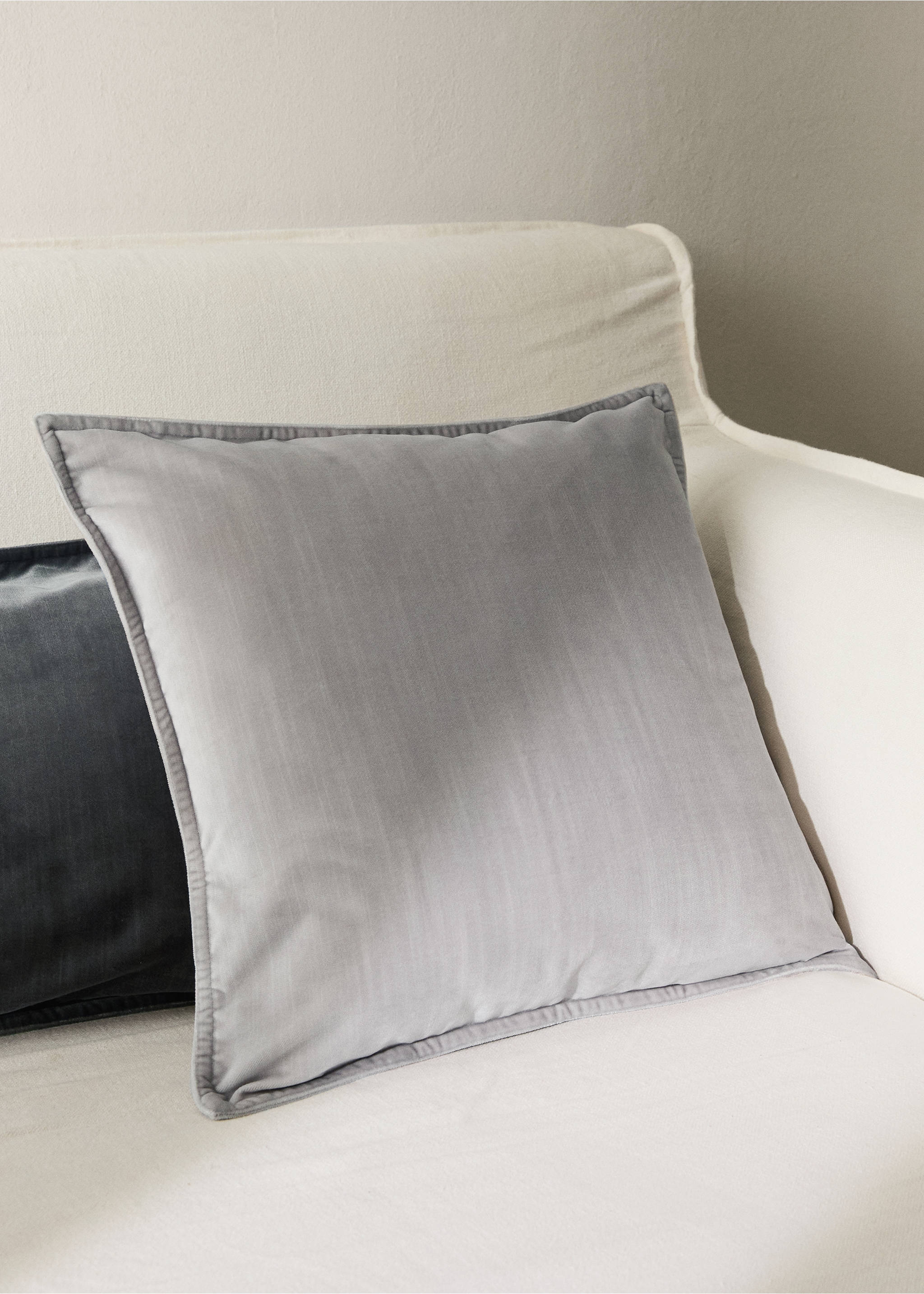 Velvet cushion cover 45x45 cm - General plane, Grey. Ref: 17003322-00.