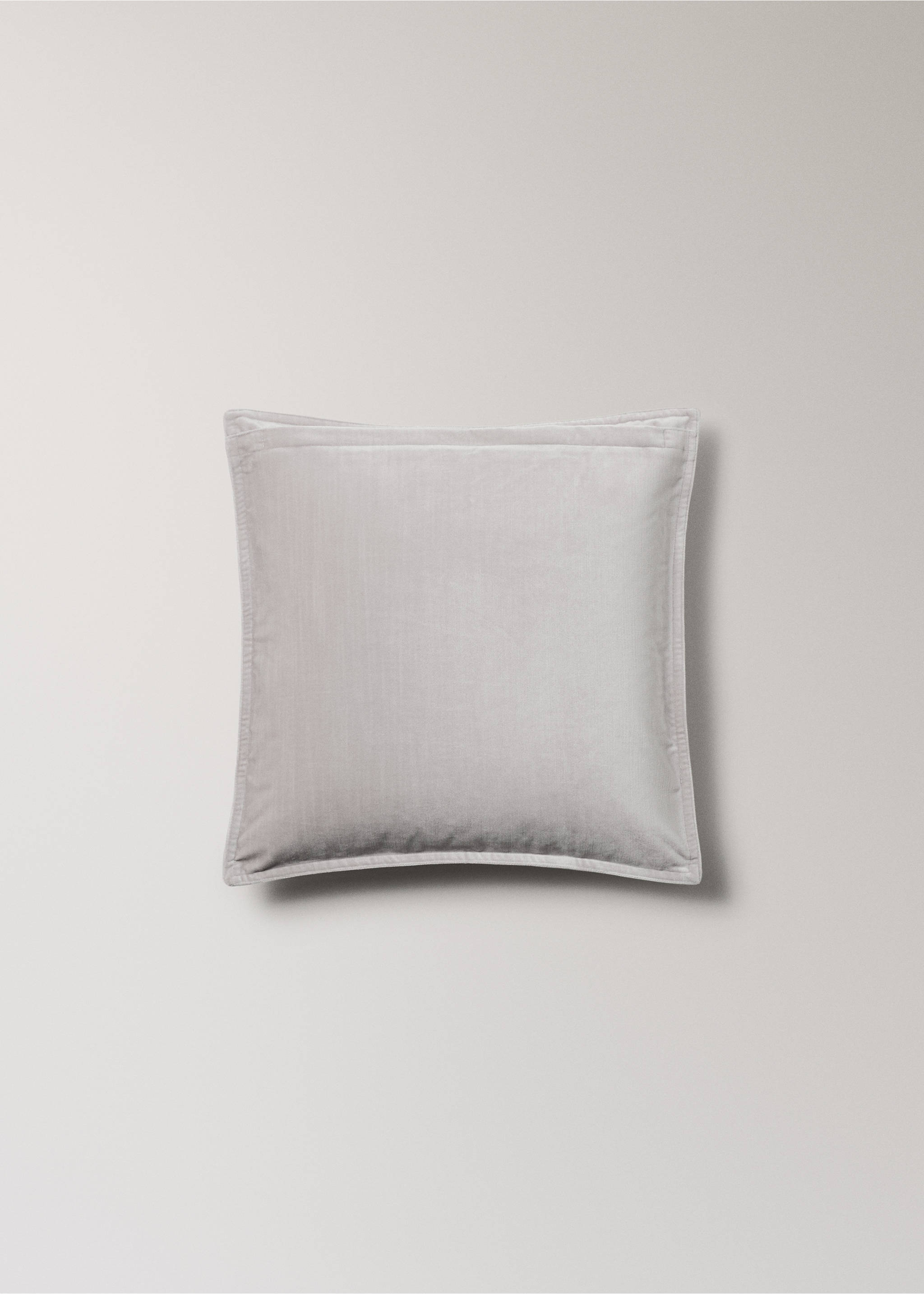 Velvet cushion cover 45x45 cm - Details of the article 1, Grey. Ref: 17003322-00.