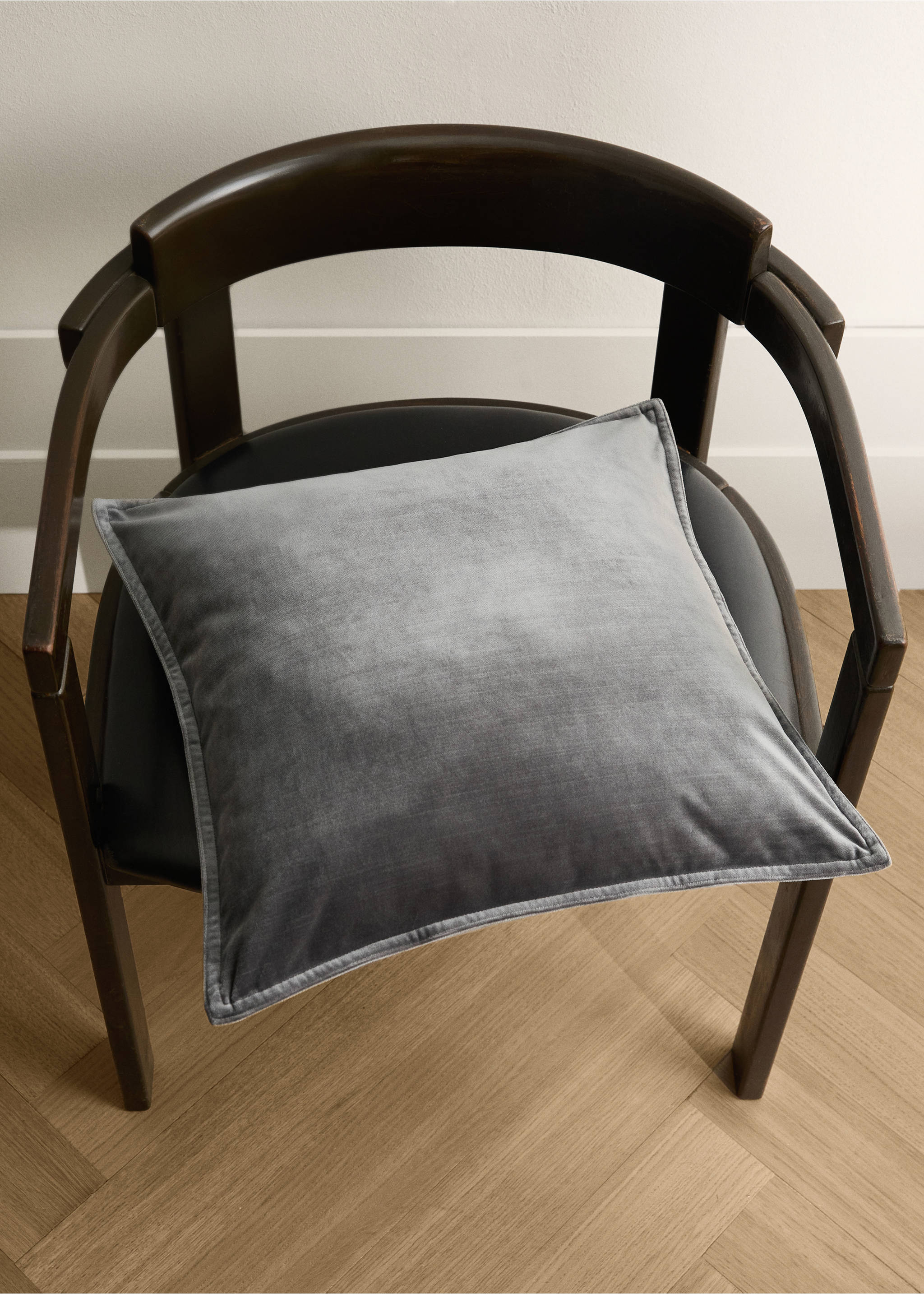 Velvet cushion cover 45x45 cm - General plane, Dark Grey. Ref: 17003322-00.