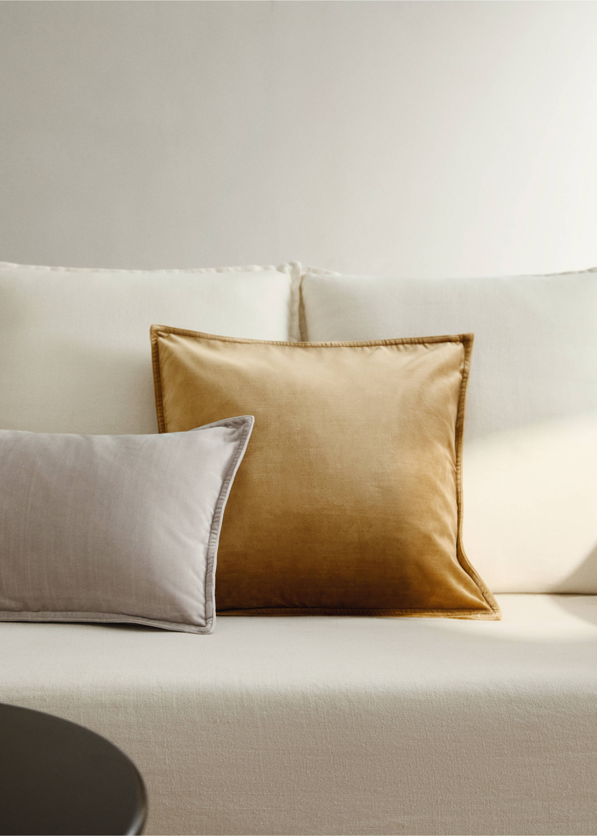 Velvet cushion cover 45x45 cm - General plane, Light/Pastel Brown. Ref: 17003322-00.