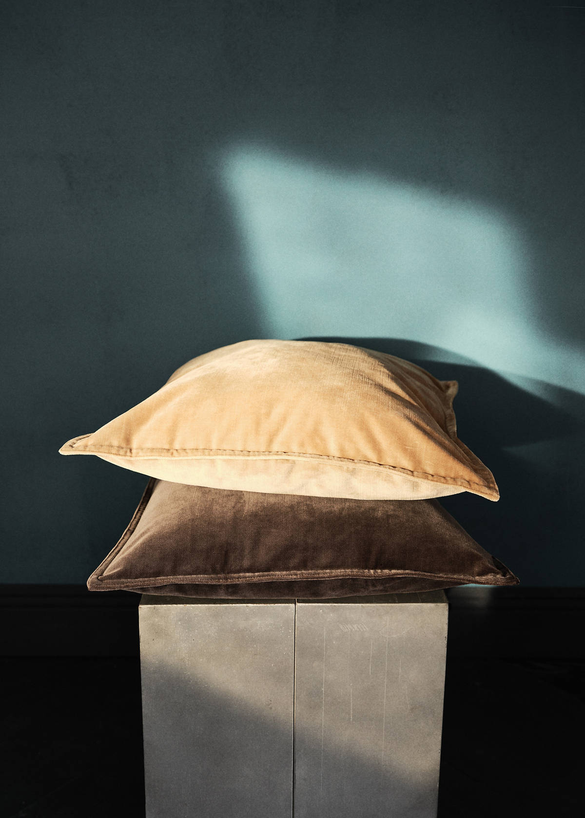 Velvet cushion cover 45x45 cm — Light/Pastel Brown