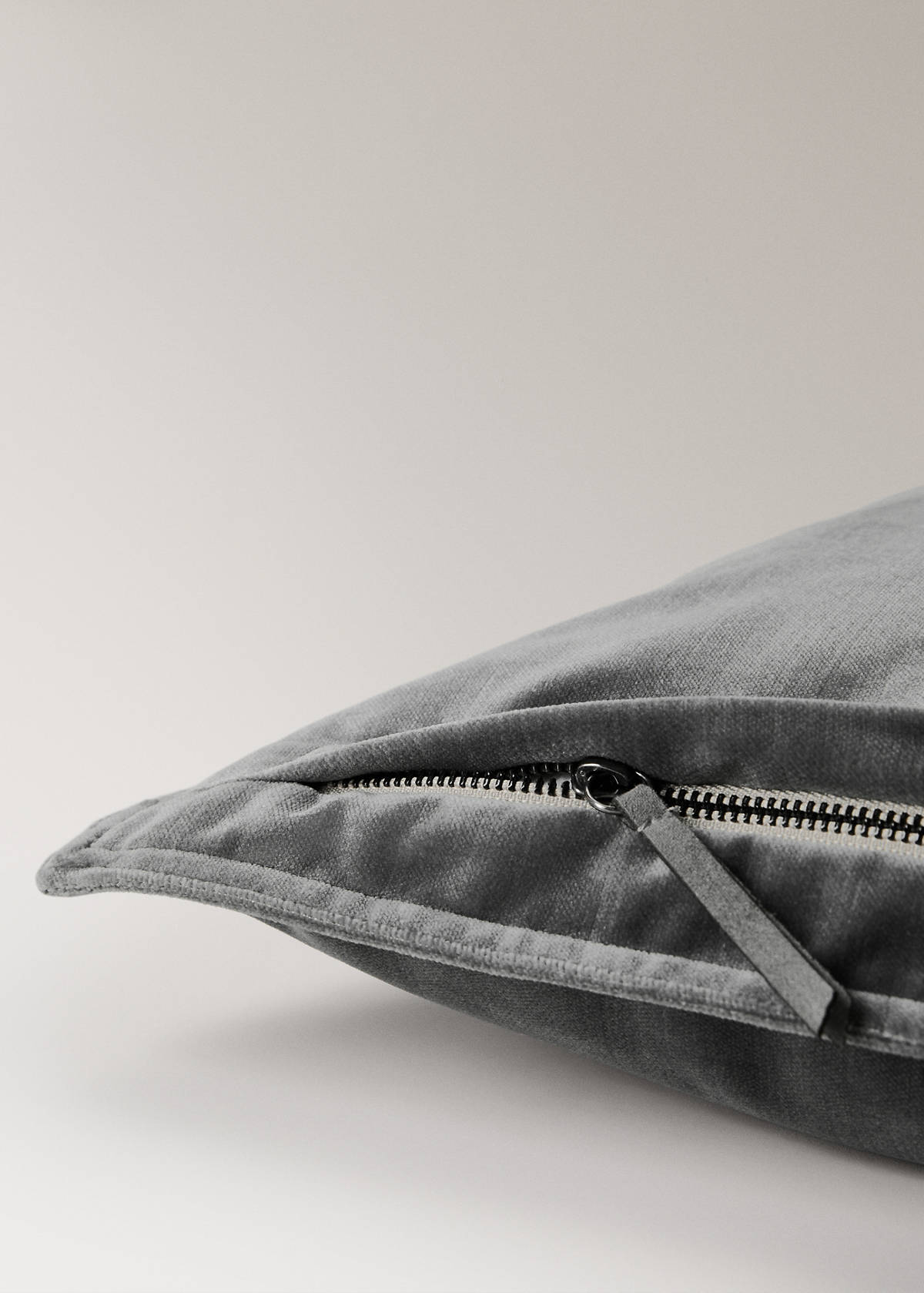 Velvet cushion cover 40x60 cm — Dark Grey