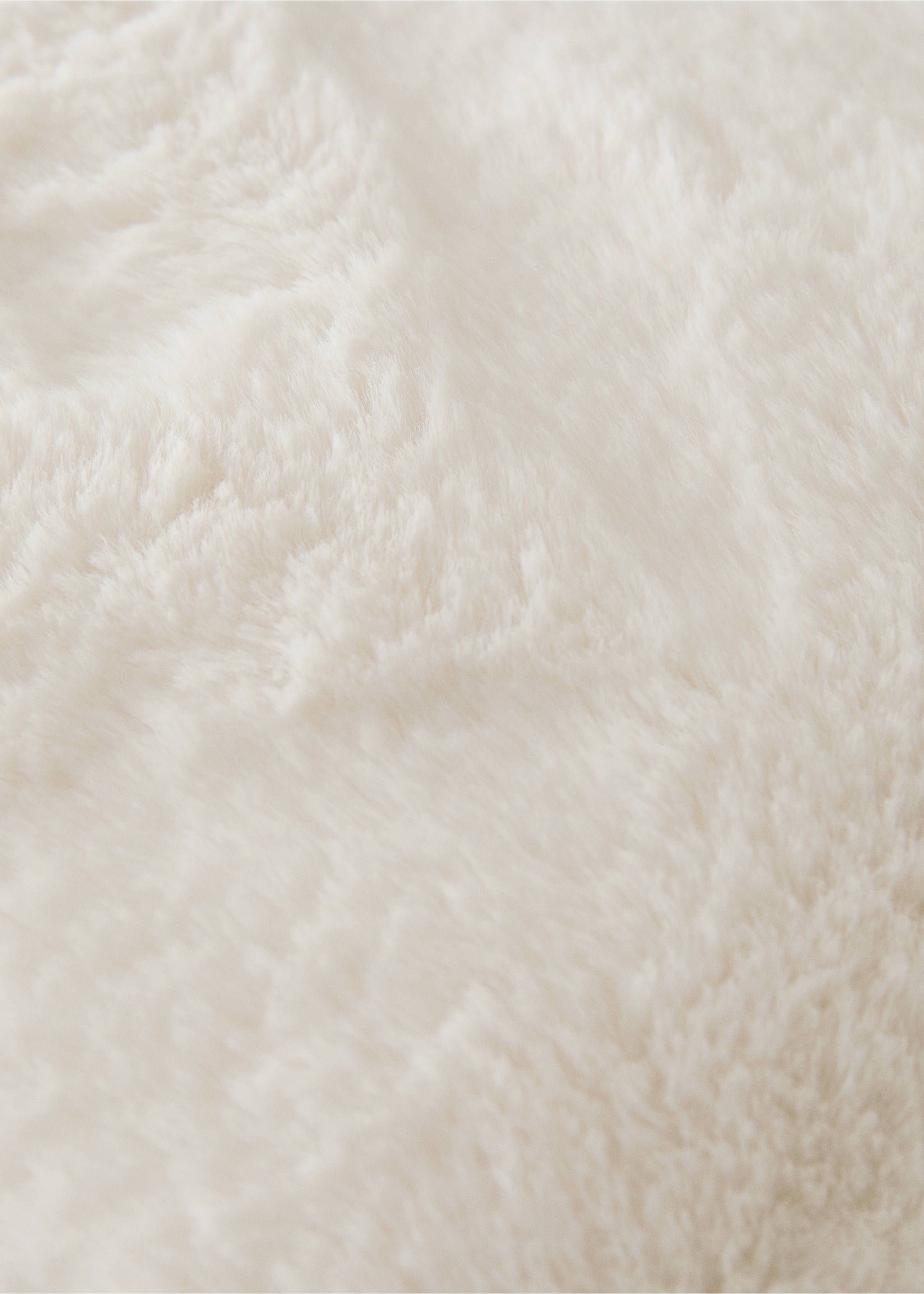 Faux-fur textured cushion cover 30x50 cm - Details of the article 1, Ivory White. Ref: 17003327-00.