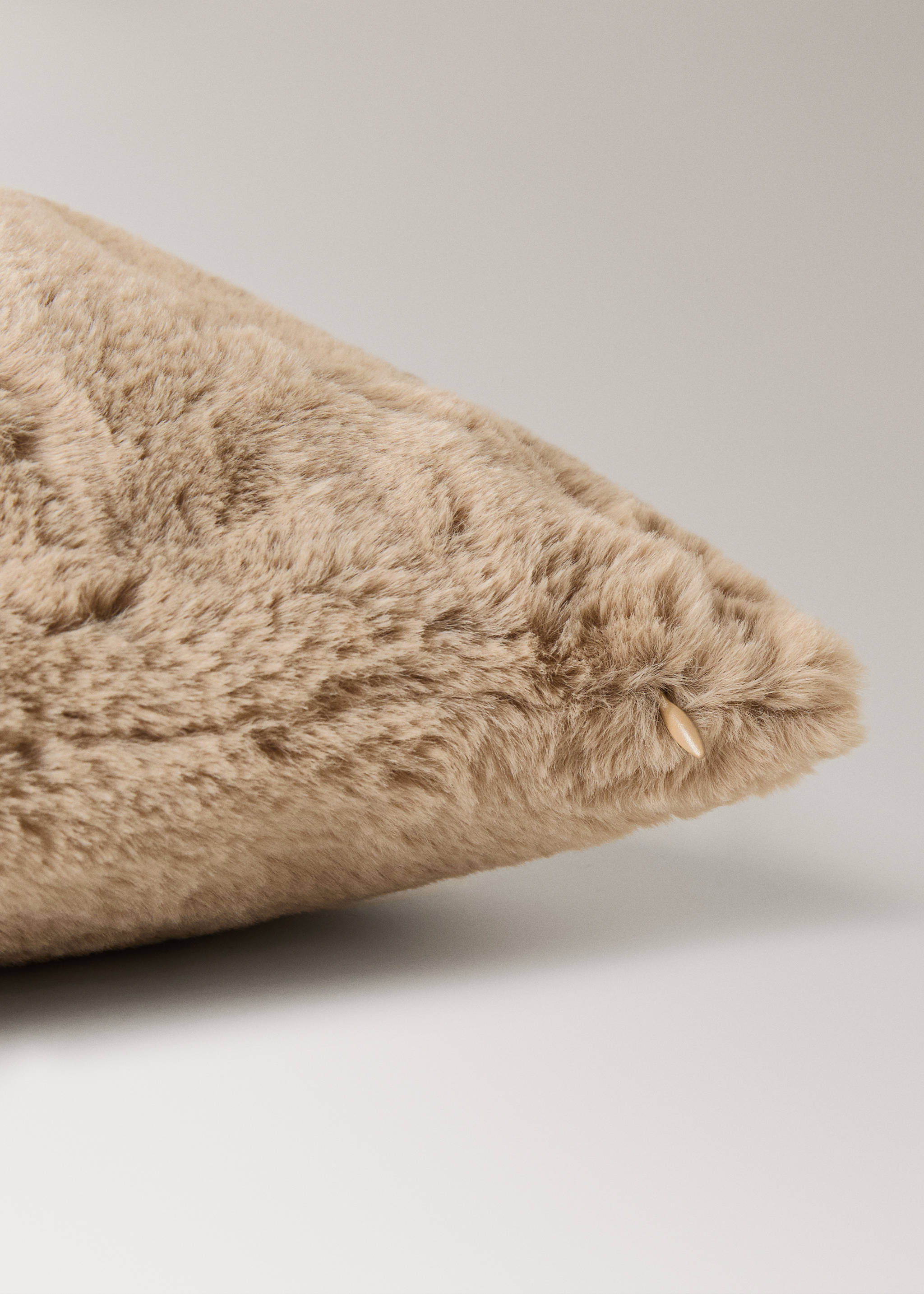 Faux-fur textured cushion cover 30x50 cm - Details of the article 2