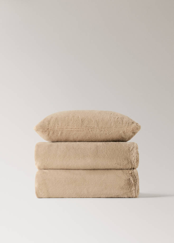 Faux-fur textured cushion cover 30x50 cm — Chocolate