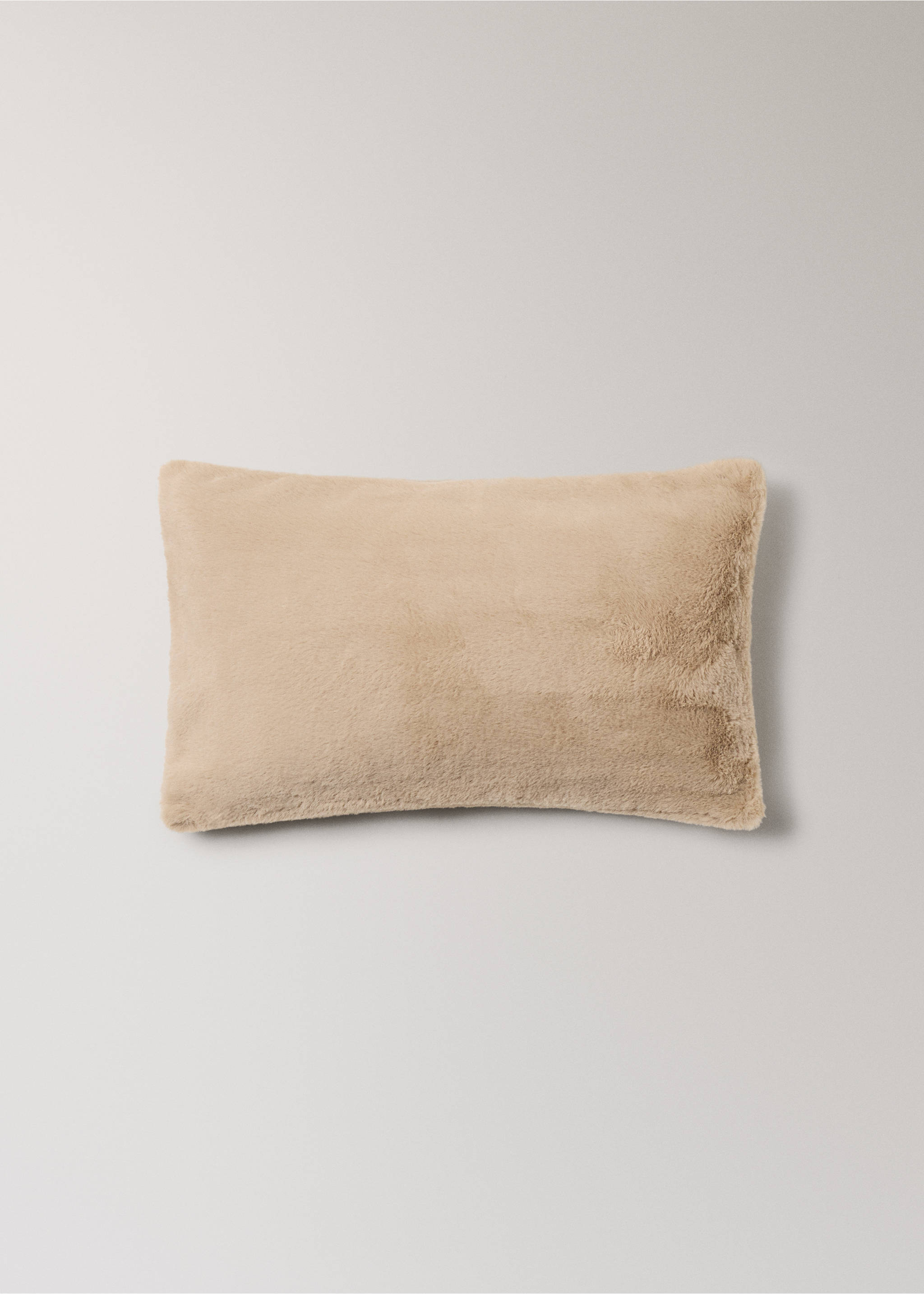 Housse de coussin effet fourrure 30x50 cm - Article sans modèle, Chocolat. Ref: 17003327-00.