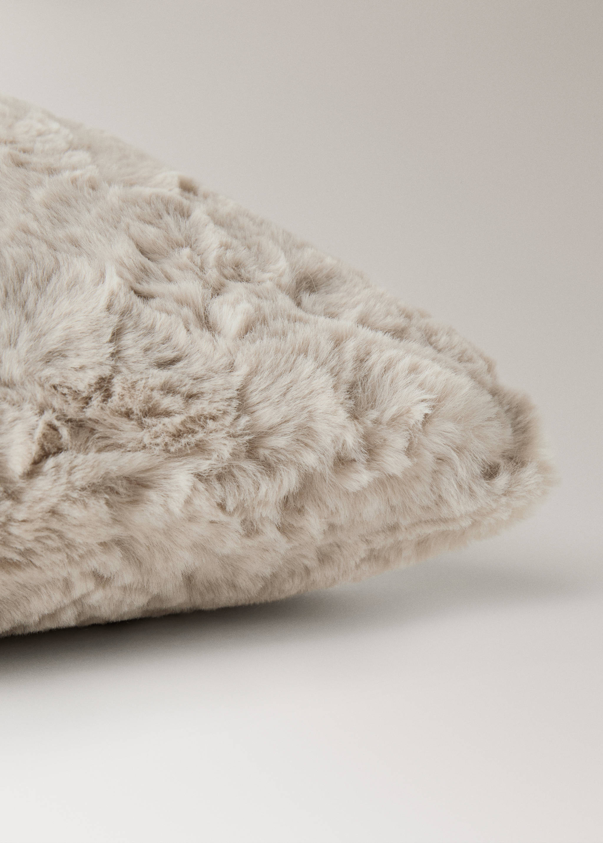 Faux-fur textured cushion cover 50x50 cm - Details of the article 2